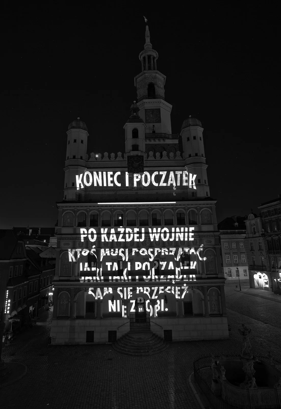 Site: Old City Hall, Poznan, Poland
April 9, 2011
Text: “Koniec i początek” by Wisława Szymborska. Used/reprinted with permission of the author.
Projection: FX Productions; Charles Passarelli
Photo: Bartek Buśko