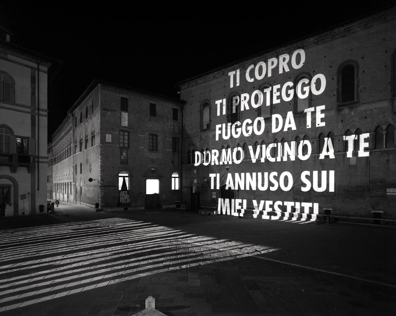 Site: Santa Maria della Scala, Piazza Duomo, Siena, Italy
February 28–May 24, 2009
Text: Arno, 1996
Projection: FX Productions; Charles Passarelli
Photo: Attilio Maranzano
