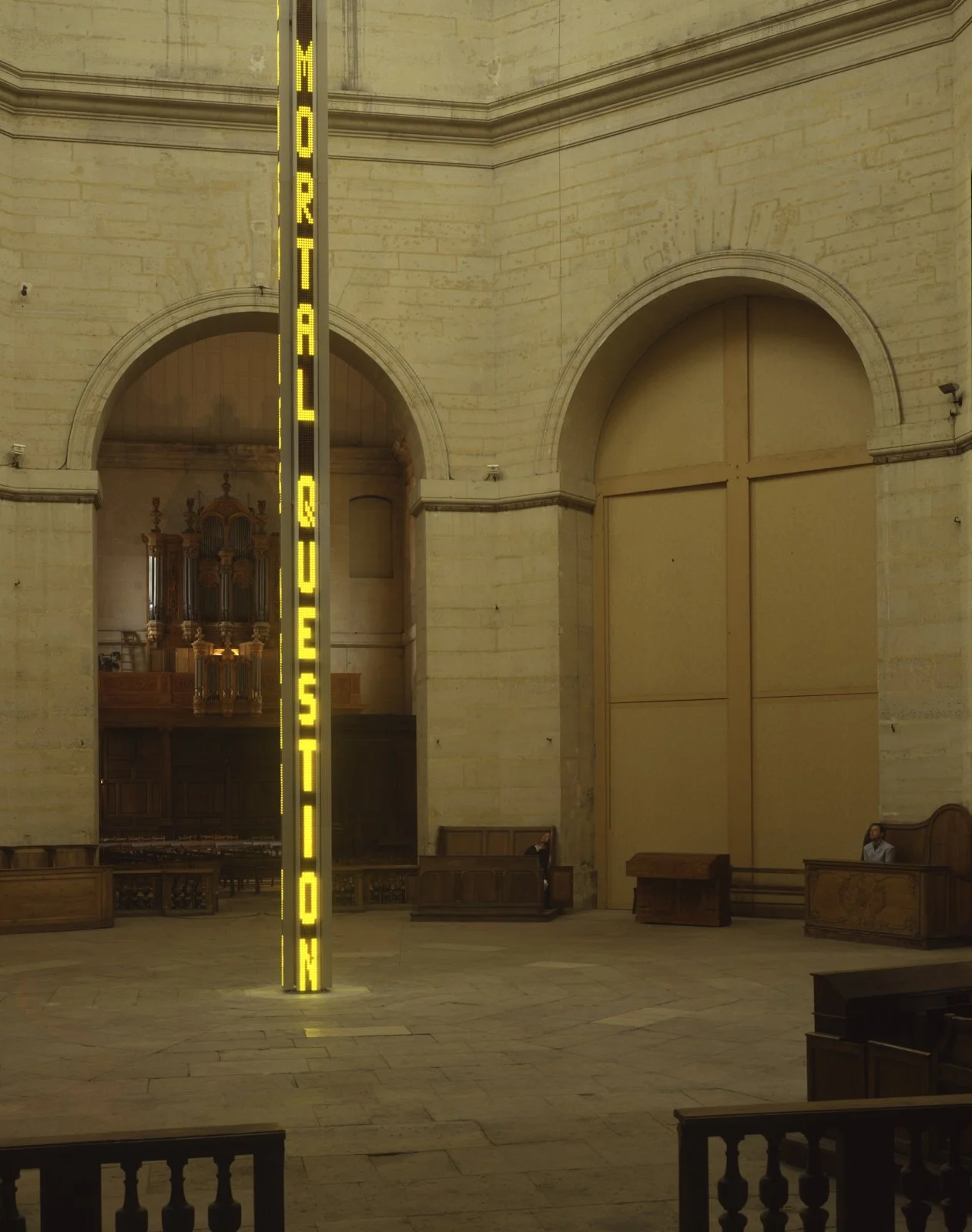 Site: Chapelle Saint-Louis de la Salpêtrière, Paris
September 20–November 4, 2001
Text: Under a Rock, 1986
Photo: Attilio Maranzano