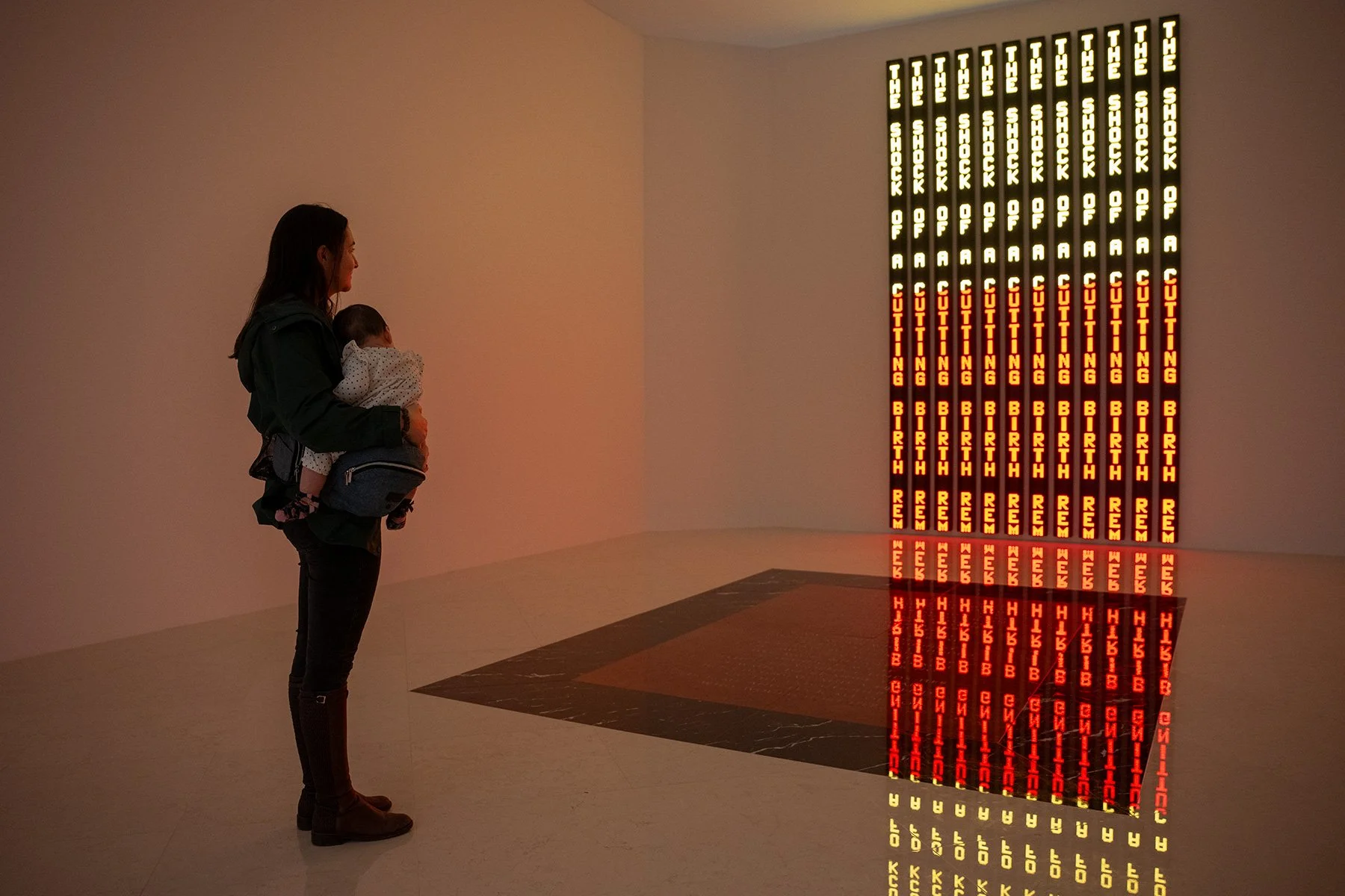 The Child Room, 1990–2025
Biancone, Nero Marquina & Rosso Magnaboschi marble floor; 12 LED signs with green, red & yellow diodes
Text: Mother and Child, 1990
Installation: Jenny Holzer, Glenstone Museum, Potomac, Maryland, USA, 2025
© 2025 Jenny Holz