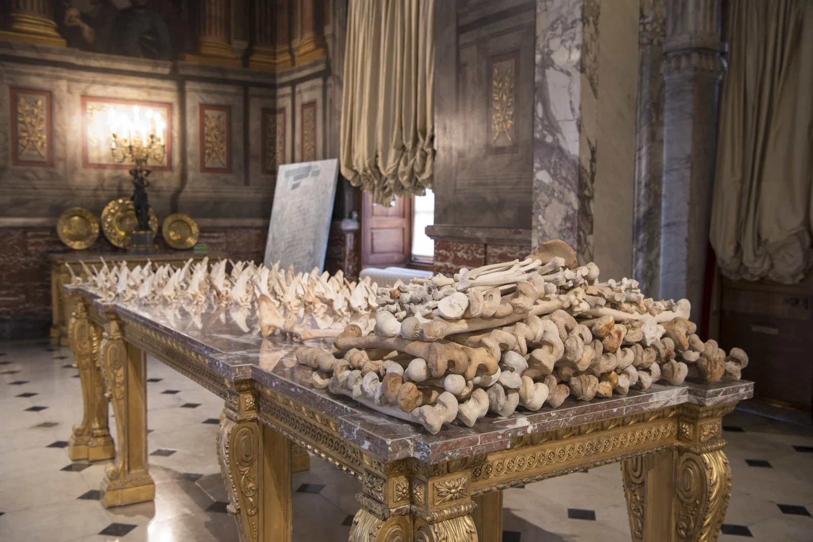 Great Table, 2017
Installation: SOFTER: Jenny Holzer at Blenheim Palace, Blenheim Palace, Woodstock, England, 2017
September 29–December 31, 2017
Photo: Tom Lindboe