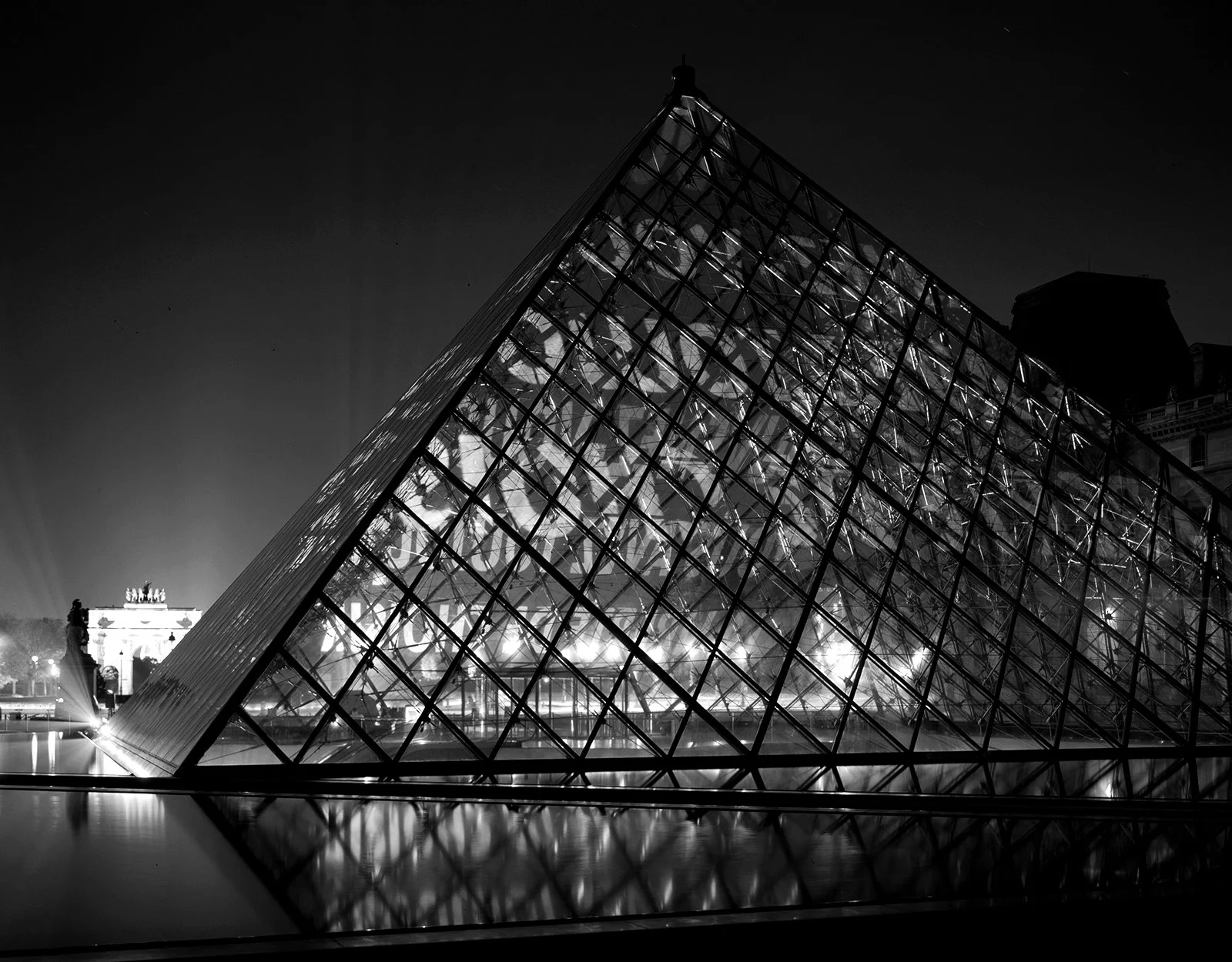 Site: Louvre Pyramid, Paris
November 1, 2001
Text: Truisms, 1977–79
Projection: FX Productions; Charles Passarelli; Laurent Benetiere
Photo: Attilio Maranzano