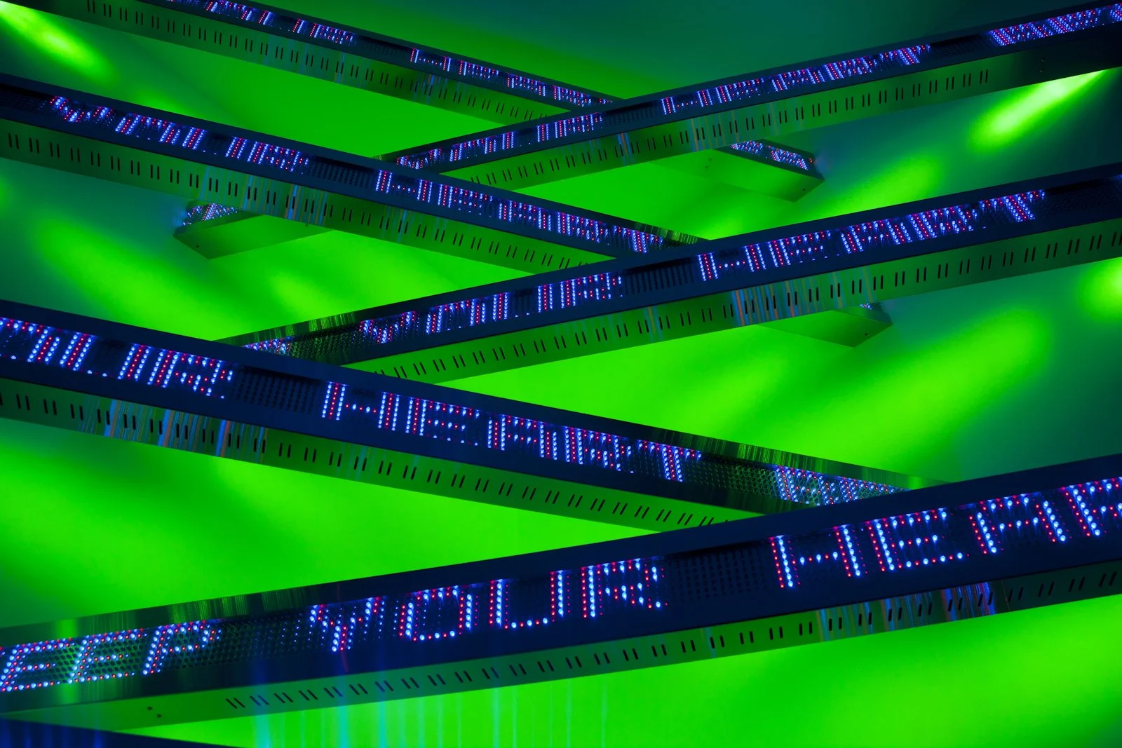 Site: Kukje Gallery, Seoul
September 8–October 16, 2011
Text: Survival, 1983–85
Photo: Collin LaFleche