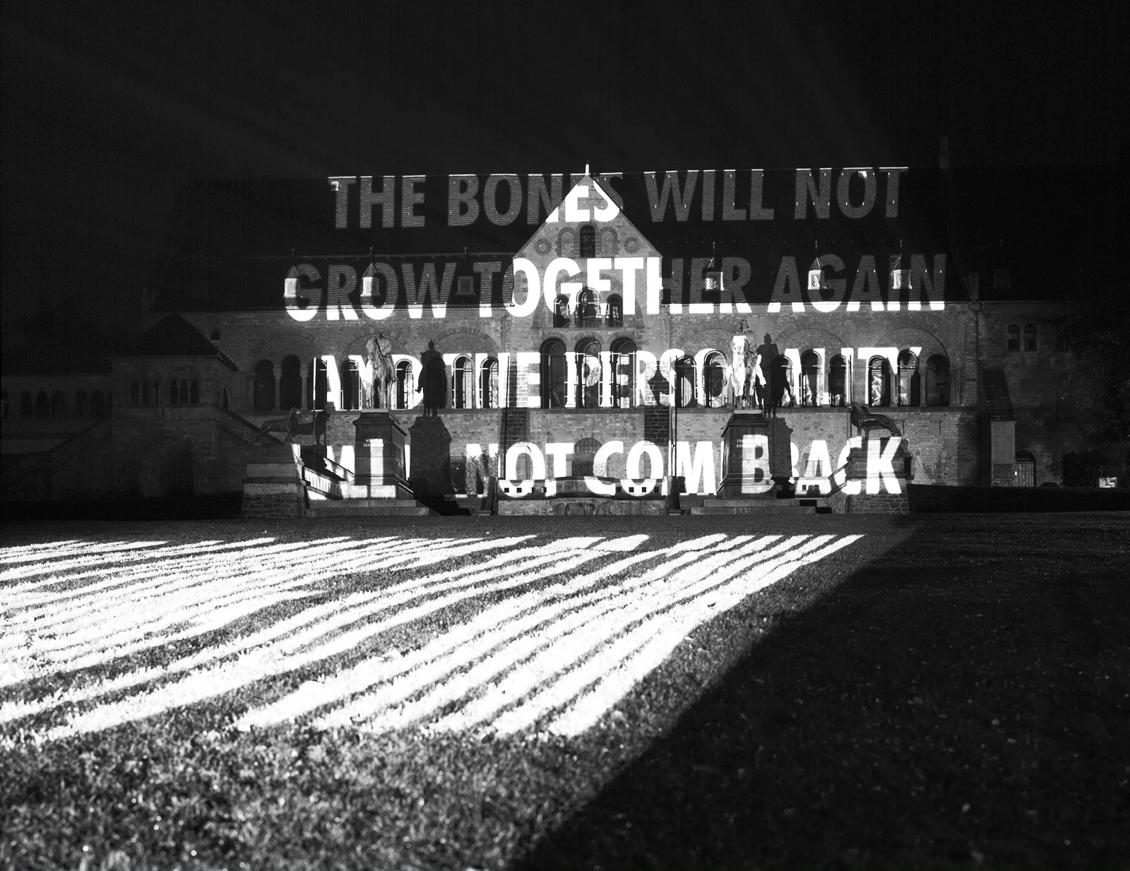 Site: Kaiserpfalz, Goslar, Germany
October 18–19, 2002
Text: Under a Rock, 1986
Projection: FX Productions; Charles Passarelli
Photo: Attilio Maranzano
