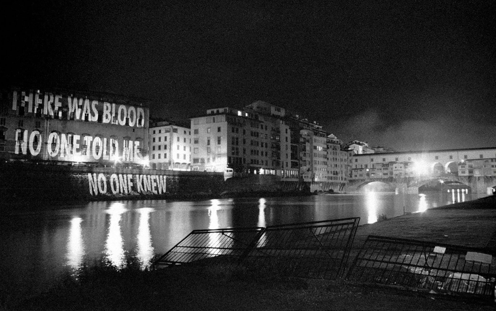 Site: Arno River, Palazzo Tempi, Via de’ Bardi, Florence, Italy
September 20-22, 1996
Text: Arno, 1996
Projection: Skypictures; Aubert Lee
Photo: Attilio Maranzano