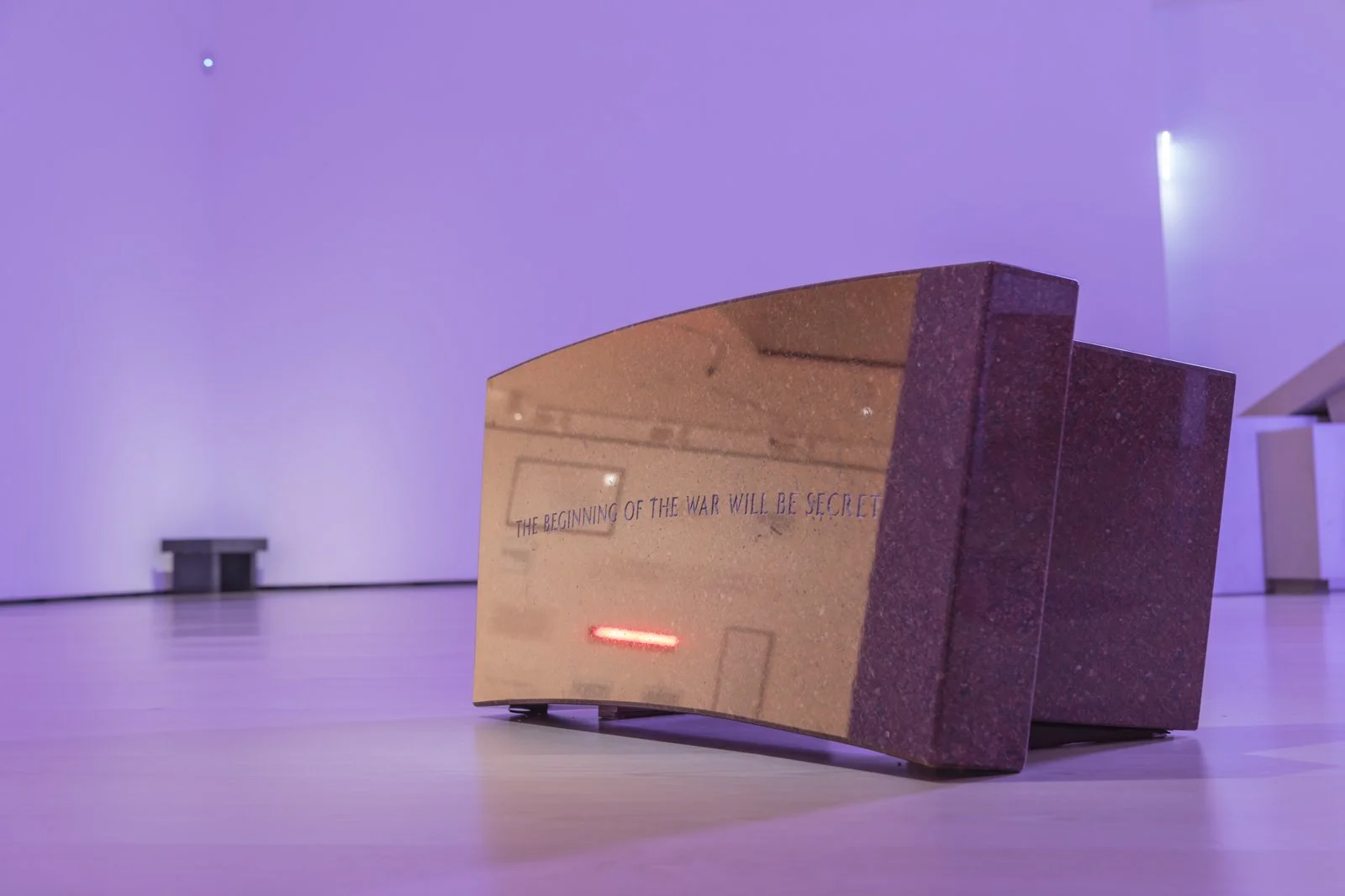 Survival: The beginning of the war…, 1989
Indian Red granite bench
17 x 42 x 18 in. / 43.2 x 106.7 x 45.7 cm
Text: Survival, 1983–85
Installation: Jenny Holzer: Thing Indescribable, Museo Guggenheim Bilbao, Spain, 2019
© 1989 Jenny Holzer, member Art