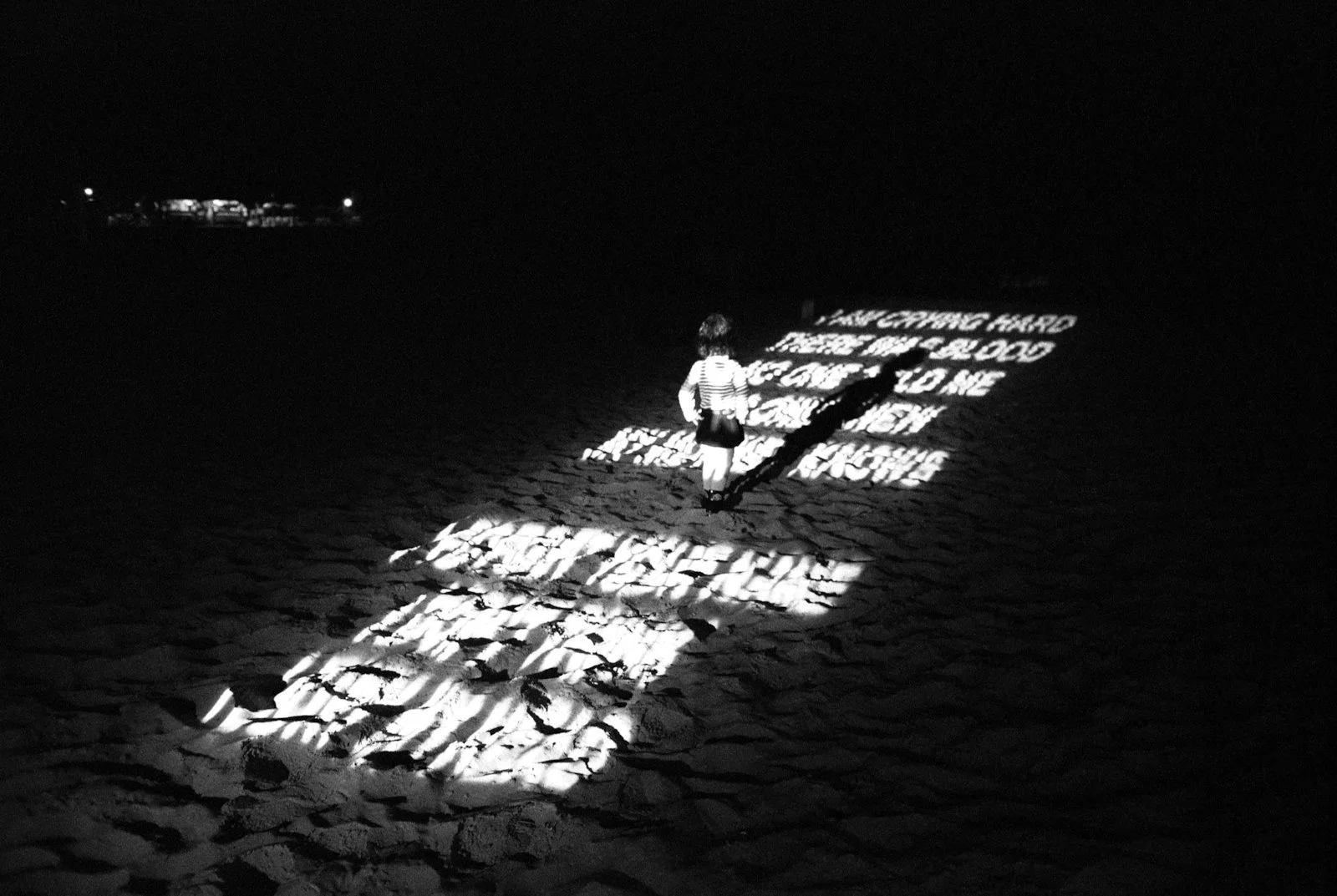 Site: Leme Beach, Rio de Janeiro, Brazil
May 9, 1999
Text: Arno, 1996
Projection: Skypictures; Aubert Lee
Photo: Beto Felício