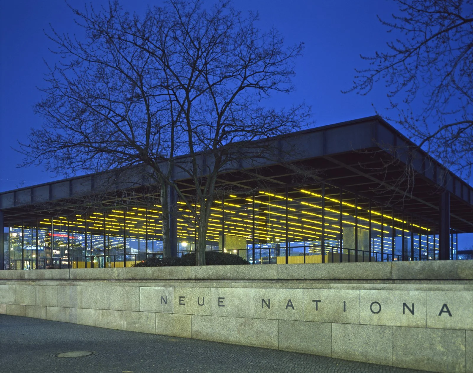Site: Neue Nationalgalerie, Berlin
February 4–April 16, 2001 
Text: Truisms, 1977–79; Inflammatory Essays, 1979–82; Living, 1980–82;
Survival, 1983–85; Under a Rock, 1986; Laments, 1989; Mother and Child,
1990; War, 1992; Lustmord, 1993–95; Erlauf, 1