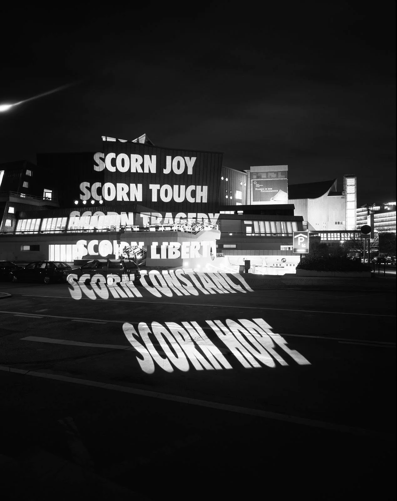 Site: Berlin Philharmonic Concert Hall, Berlin, Germany
February 1–3, 2001
Text: Inflammatory Essays, 1979–82
Projection: FX Productions; Charles Passarelli
Photo: Attilio Maranzano