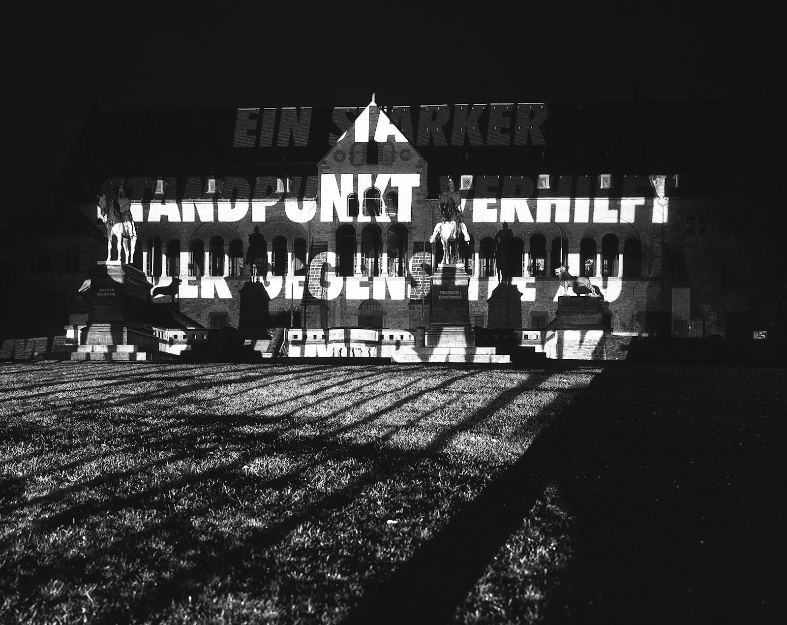 Site: Kaiserpfalz, Goslar, Germany
October 18–19, 2002
Text: Truisms, 1977–79
Projection: FX Productions; Charles Passarelli
Photo: Attilio Maranzano
