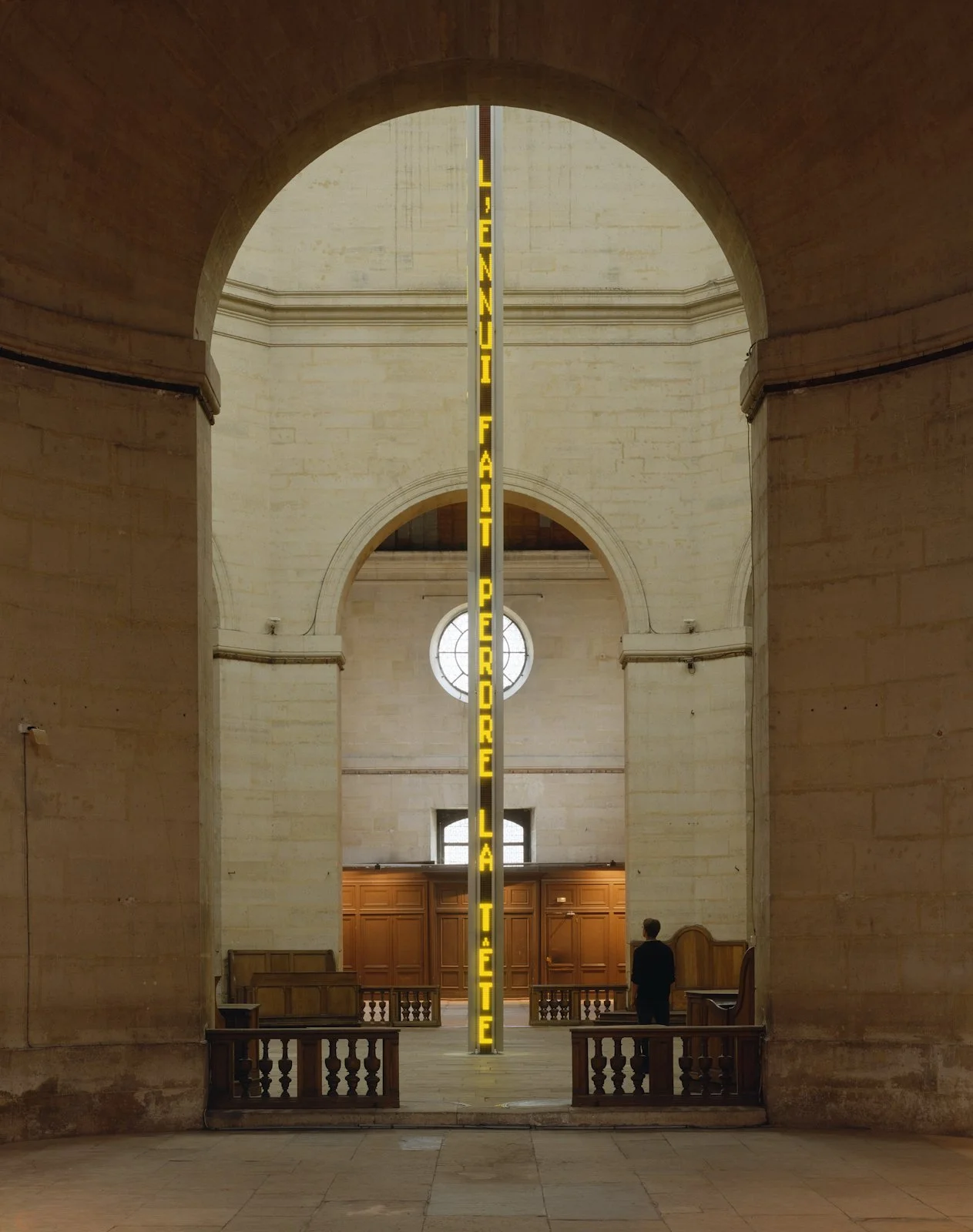 Site: Chapelle Saint-Louis de la Salpêtrière, Paris
September 20–November 4, 2001
Text: Truisms, 1977–79
Photo: Attilio Maranzano