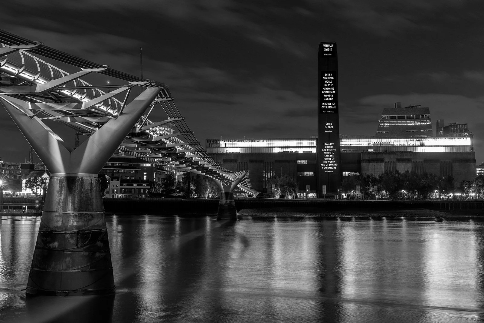 HURT EARTH, 2021
Light projection
Tate Modern, London
Text: Bill McKibben, “The Answer to Climate Change IsOrganizing,” New Yorker, September 1, 2021. Used withpermission of the author; Braiding Sweetgrass by Robin WallKimmerer, © 2013 by the author.