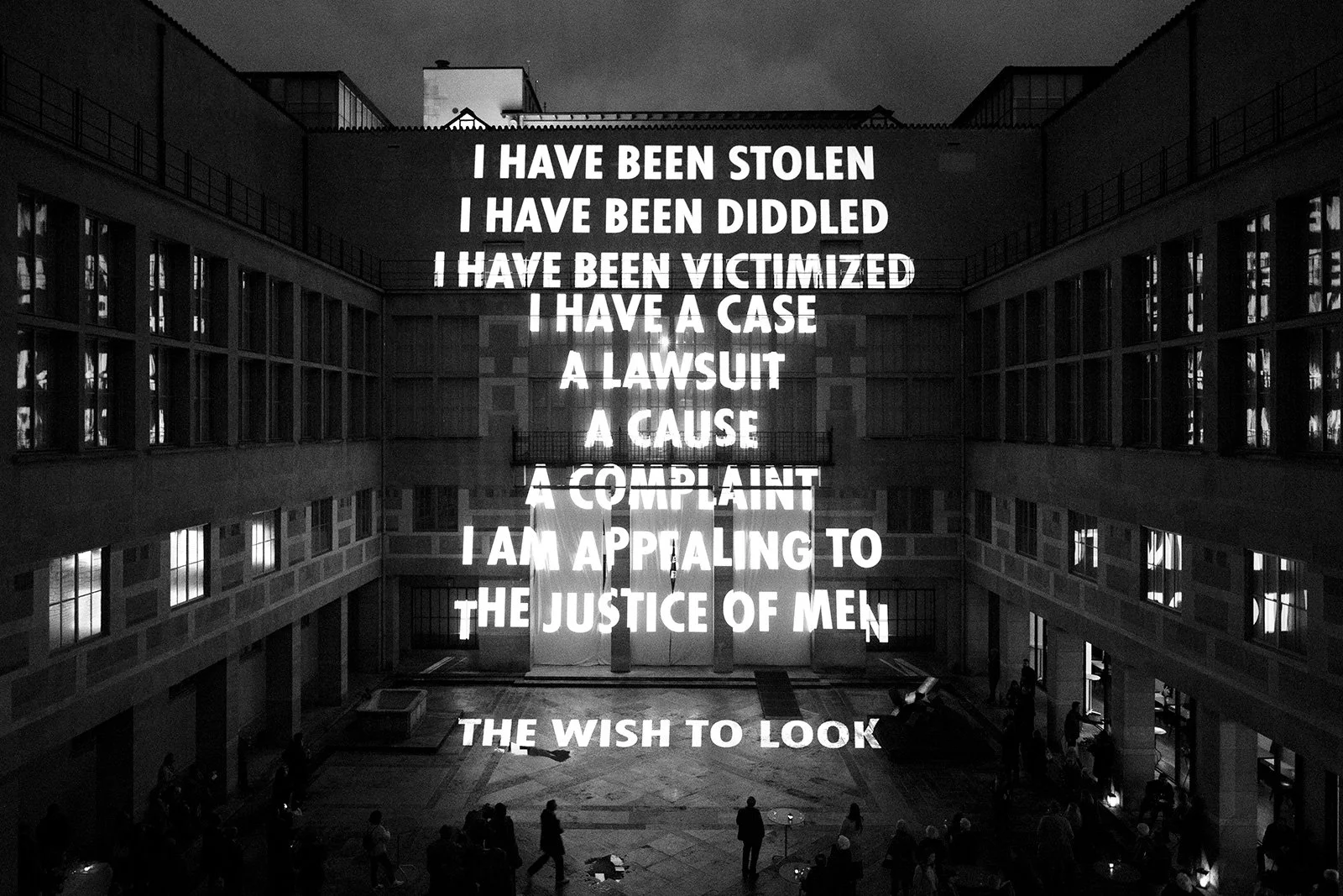 LOUISE BOURGEOIS X JENNY HOLZER PROJECTIONS,2022
Light projection
Kunstmuseum Basel, Switzerland
Text: Excerpts from Louise Bourgeois’s personal writings, usedwith permission of the Louise Bourgeois Archive and © TheEaston Foundation / Licensed by VA