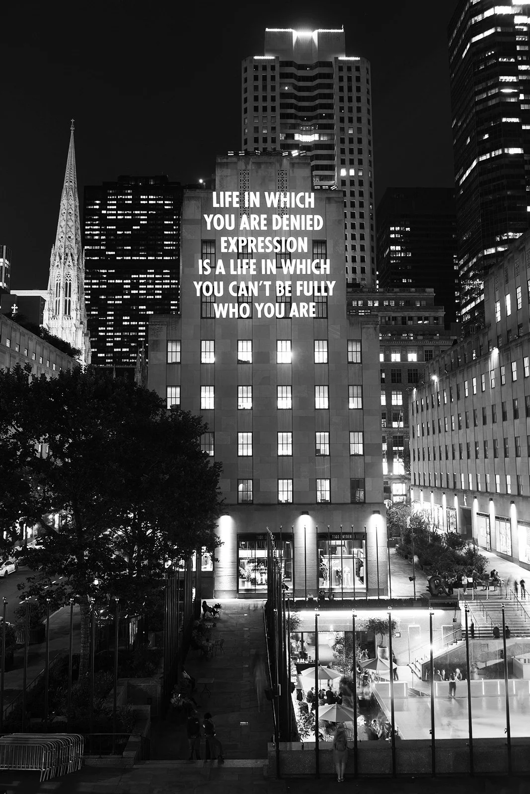SPEECH ITSELF, 2022
Light projection
Rockefeller Center, New York
Text: Kwame Anthony Appiah, “Defending Freedom ofExpression in the Written Word,” Tzedek Lecture, OregonHumanities Center, May 26, 2010. Used with permission of theauthor.
© 2022 Jenny