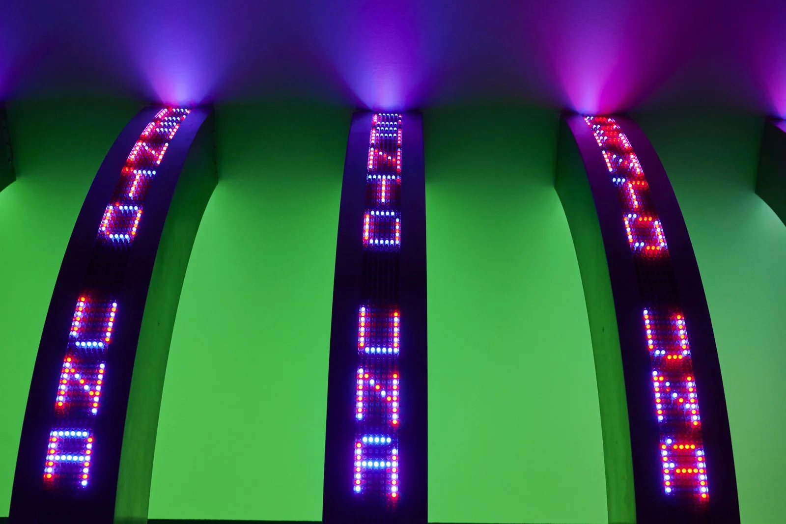 Purple, 2008 (detail)
19 LED signs with blue, green, red & white diodes
58.3 x 5.25 x 5.8 in. / 148.1 x 13.3 x 14.8 cm, each
Text: Lustmord, 1993–95
Installation: Jenny Holzer: Thing Indescribable, Museo Guggenheim Bilbao, Spain, 2019
© 2019 Jenny Ho