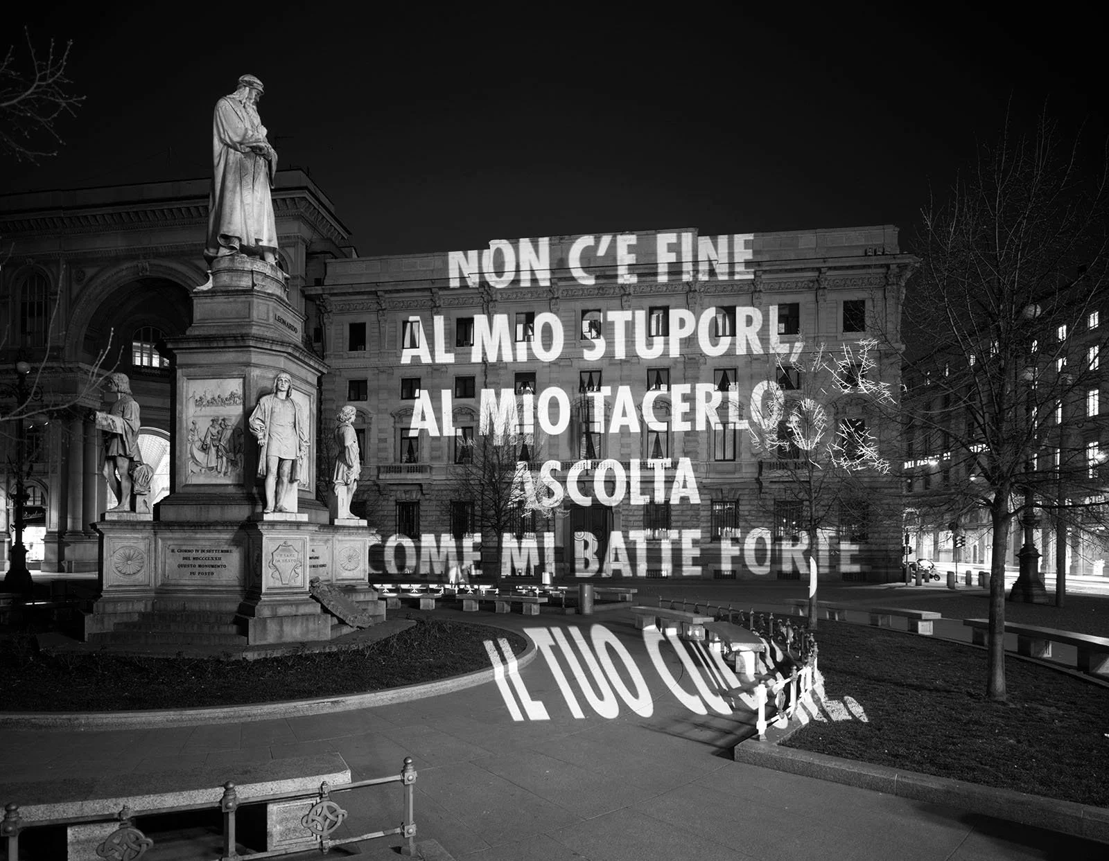 Site: Piazza della Scala, Milan, Italy
March 29, 2007
Text: “Ogni caso” from Vista con granello di sabbia by Wisława Szymborska. Italian translation by Pietro Marchesani, copyright © 1998 by Adelphi Edizioni S.p.A. Used/reprinted with permission of t