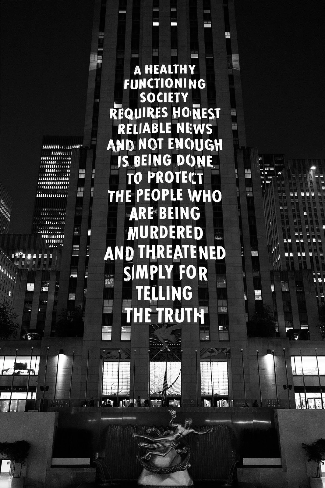 SPEECH ITSELF, 2022
Light projection
Rockefeller Center, New York
Text: S. A. Chakraborty in “On Magic, History, and Storytelling:The PEN Ten with S. A. Chakraborty” by Lily Philpott, © 2019 byS. A. Chakraborty and PEN America, from PEN America,Janua