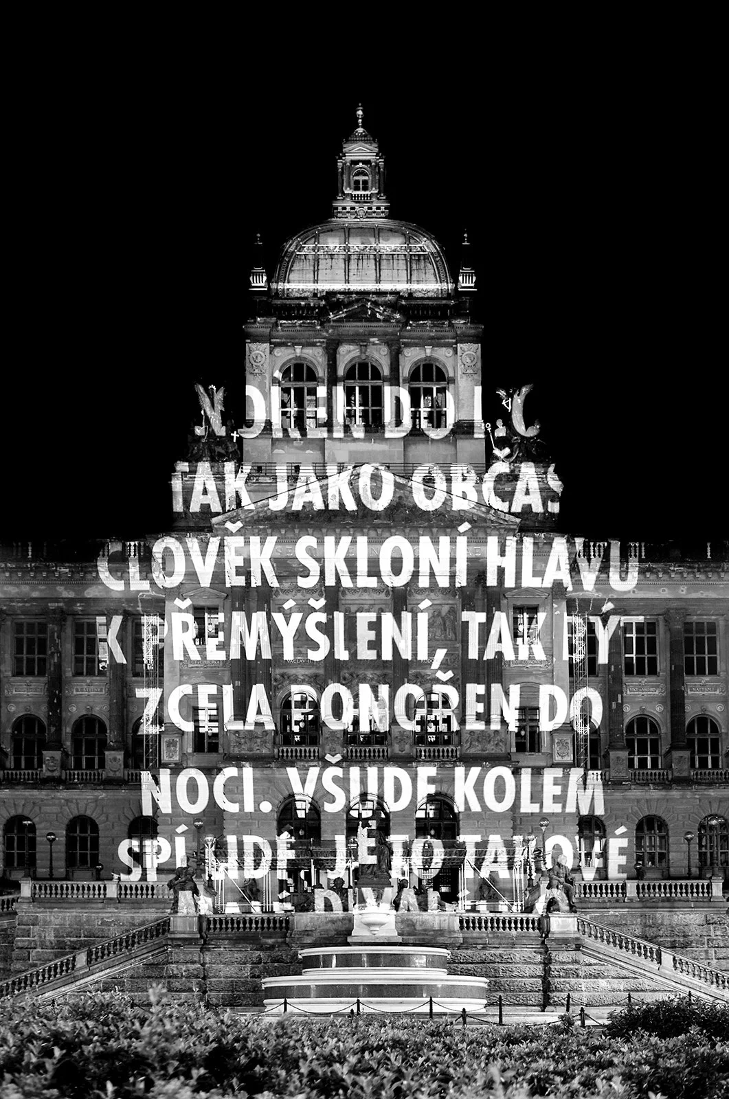 Site: National Museum, Wenceslas Square, Prague
April 29–May 6, 2009
Text: “V noci” from Povídky III (Manželský pár a jiné texty z pozůstalosti) by Franz Kafka. The Work of Franz Kafka St. 3, Franz Kafka Publishing, Prague: 2003.
Projection: FX Produ
