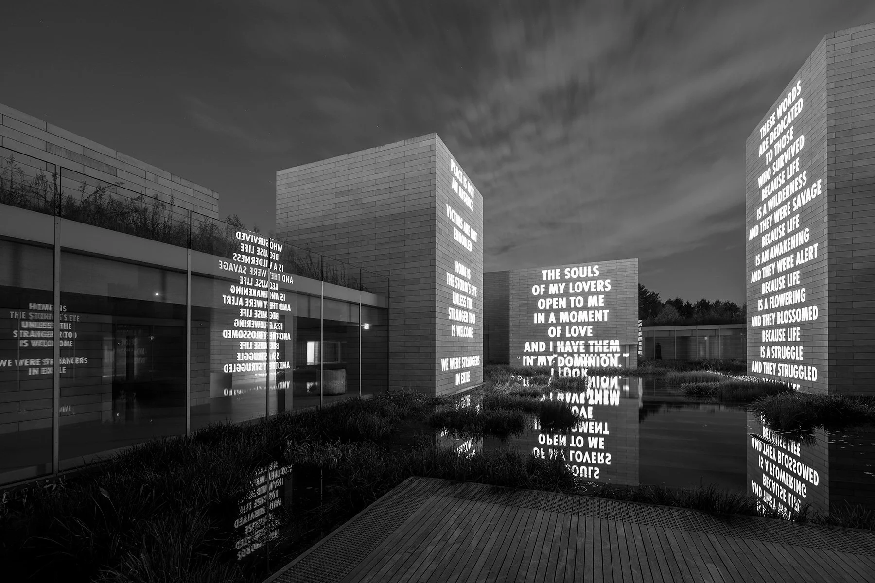 JENNY HOLZER STUDIO