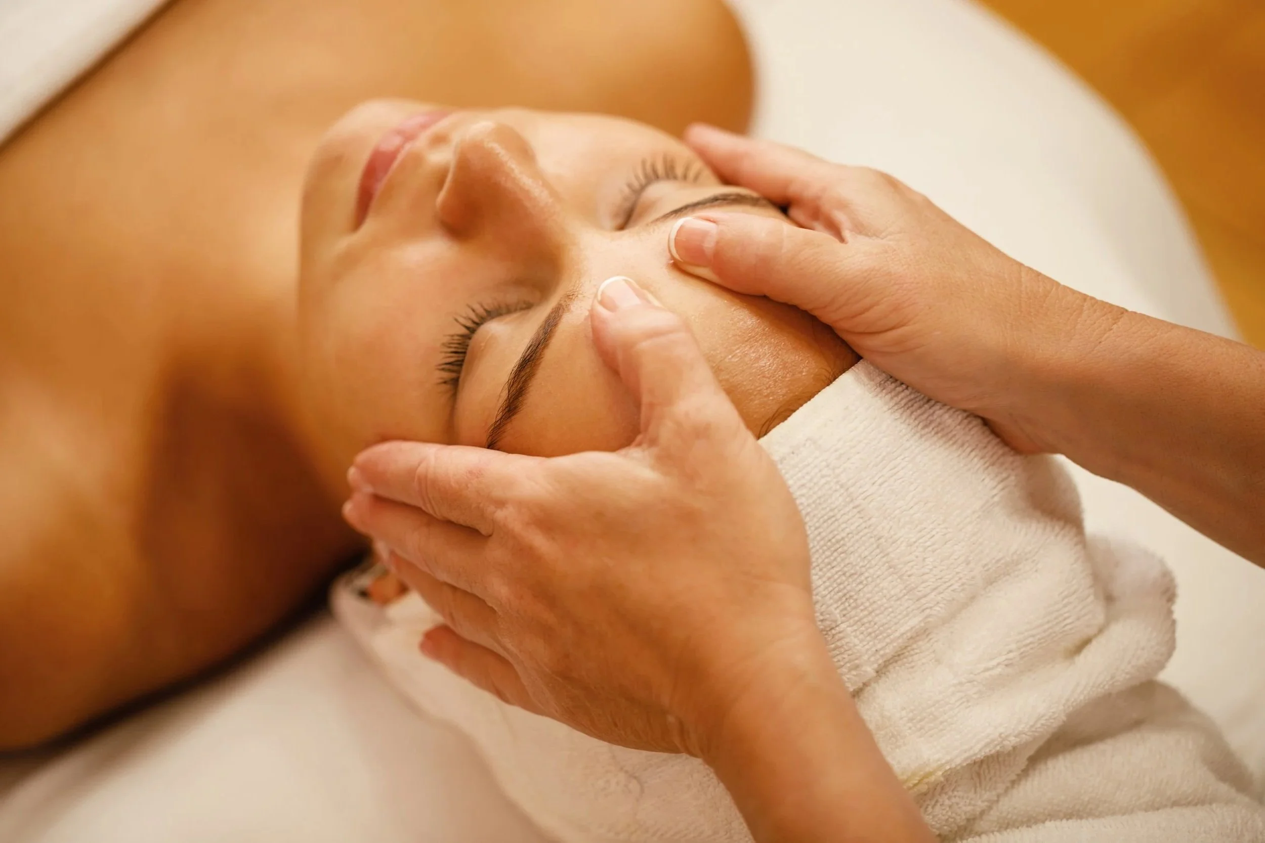 Facials & Dermaplaning