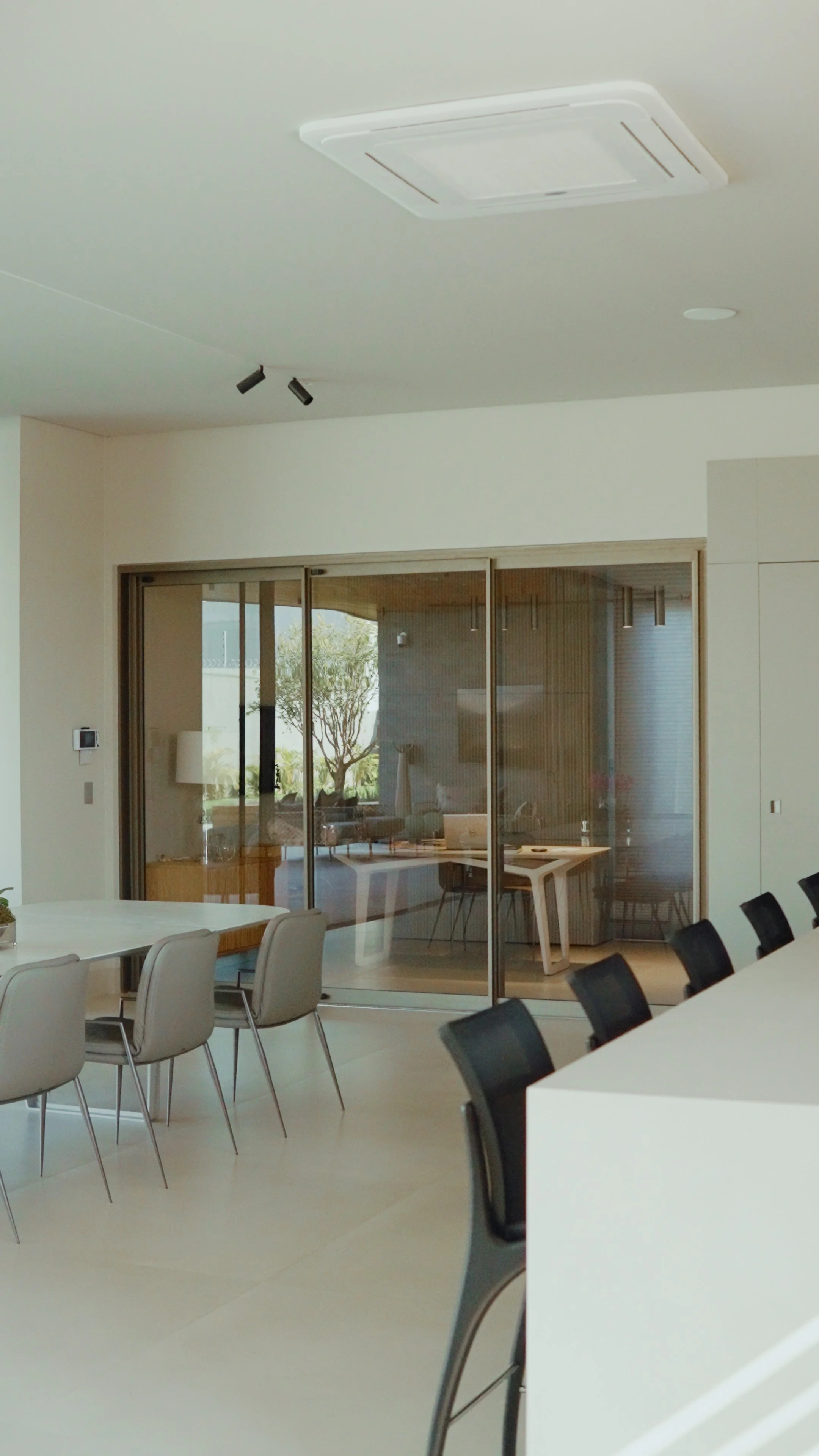 Reel 4.00_01_12_18.Quadro010.jpg