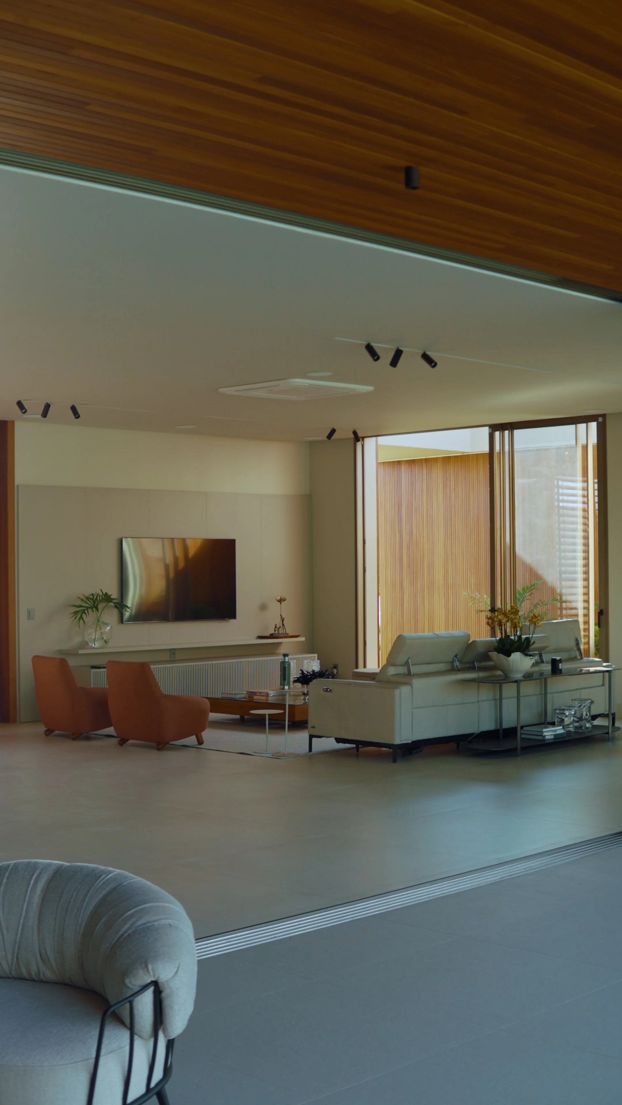 Reel 4.00_01_09_03.Quadro008.jpg