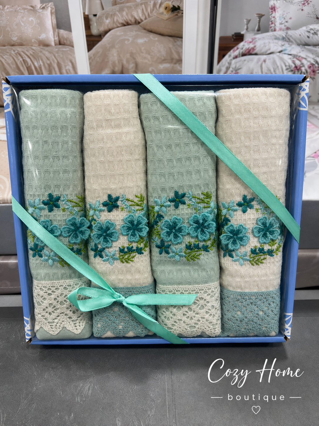 Blossom Light Turquoise.png