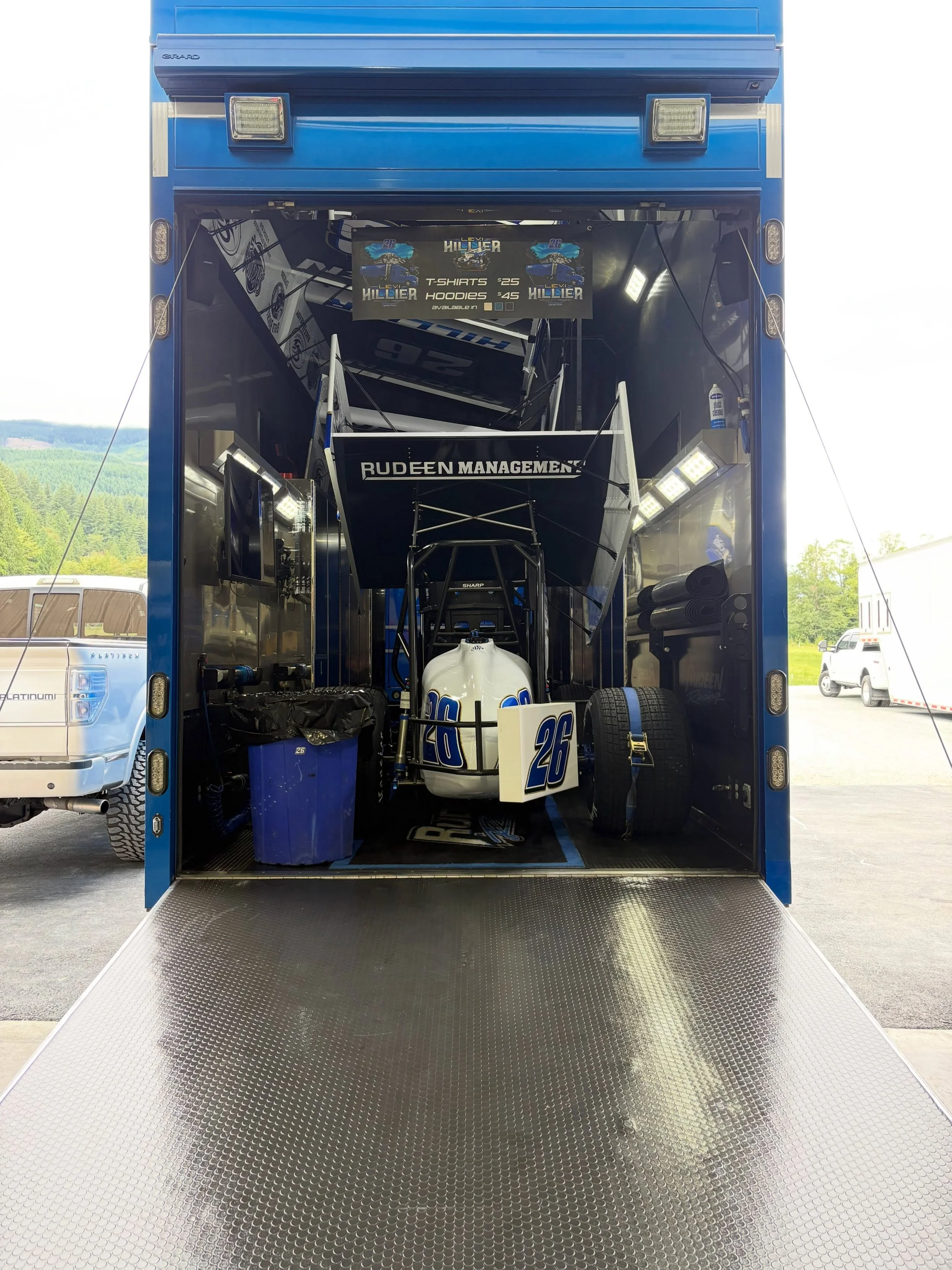 On the road again! Time to head to @knoxvilleraceway👊🏼