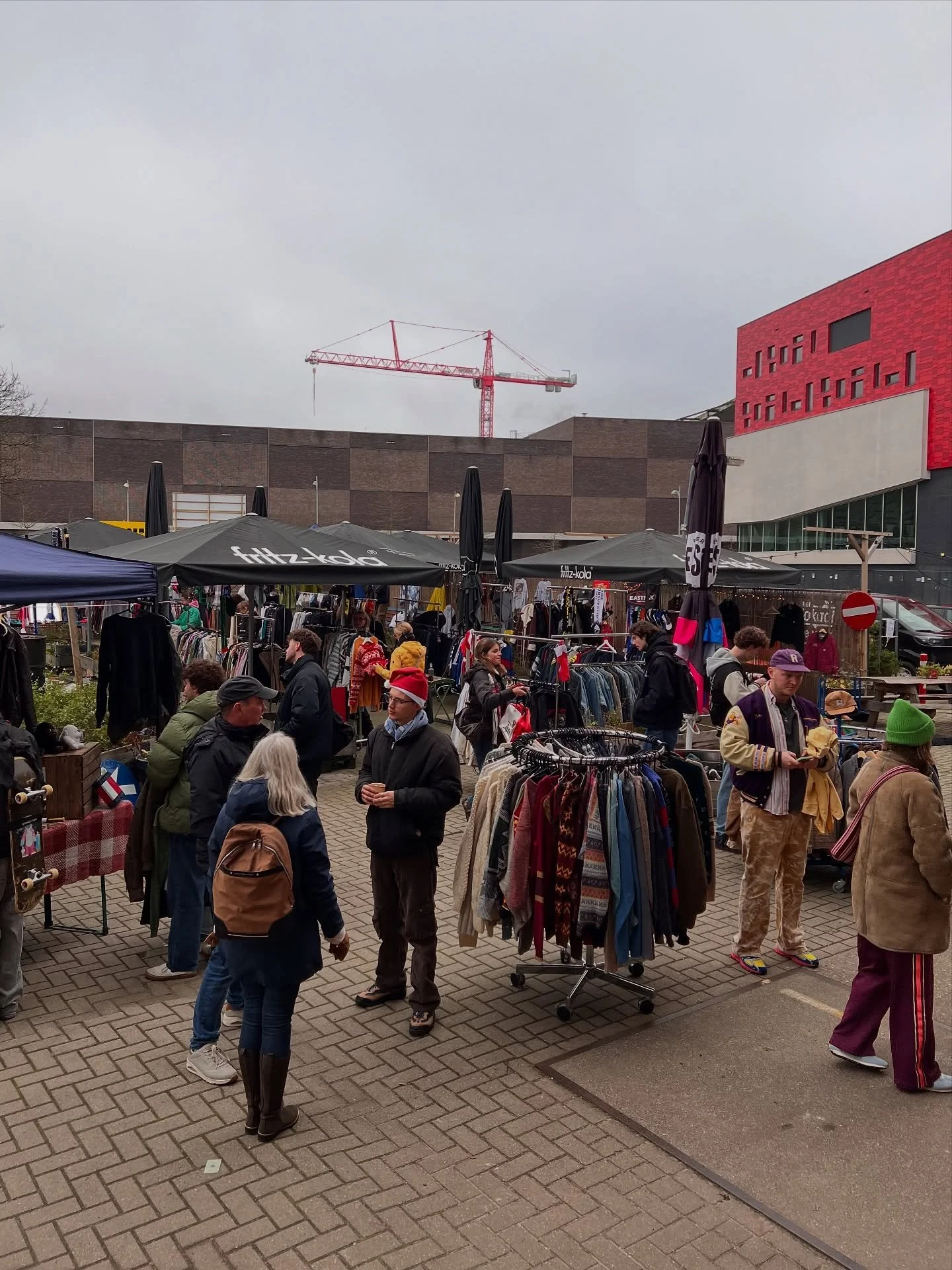 WE ZIJN BACK ON THE BLOCK! 🟩

De zondag van het eerste weekend is alweer bijna voorbij. Het was weer super gezellig met jullie aanwezigheid! Dank voor je aanwezigheid, jullie zijn allemaal topjes. 

Veel mooie items zijn weer over de toonbank gevlog