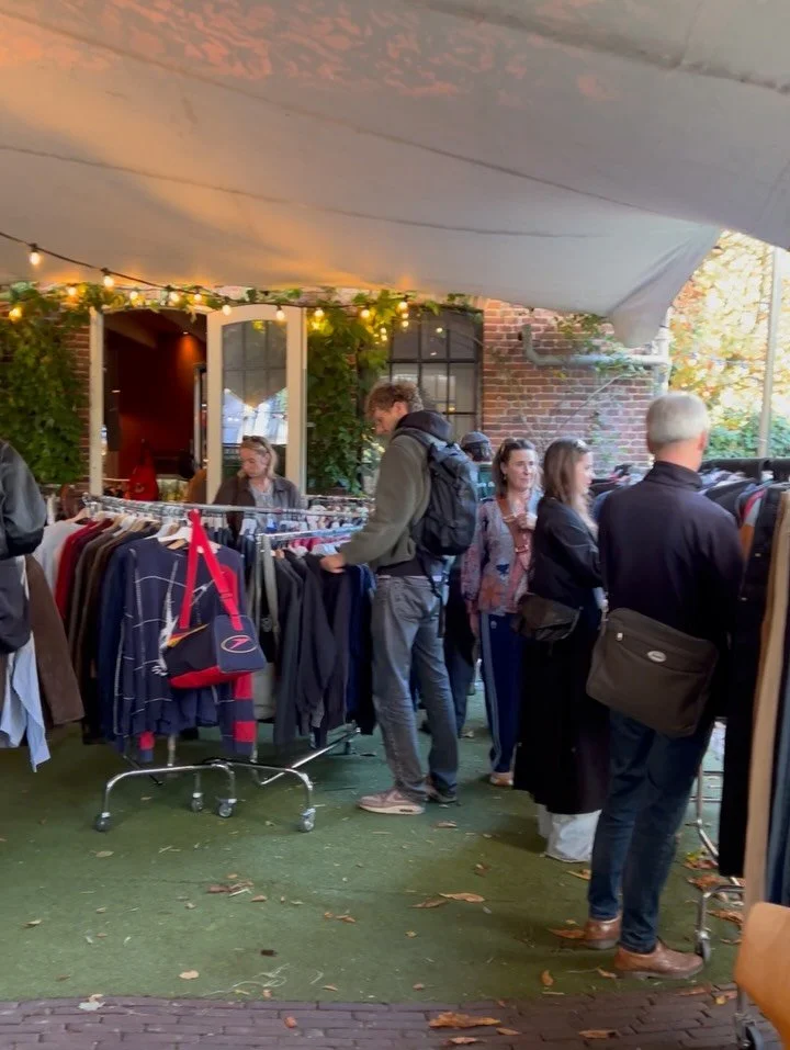 Onze tweede editie op het Krankeledenplantsoen was een succes!☀️

Dit keer met meer vendors: @aswnhere @shutterislandcameras @ilumina_jewellery @rein_klomp @hetringenparadijs en Angelo met zijn platen en cd&rsquo;s 🎶

Bedankt weer @longjohns.amersfo