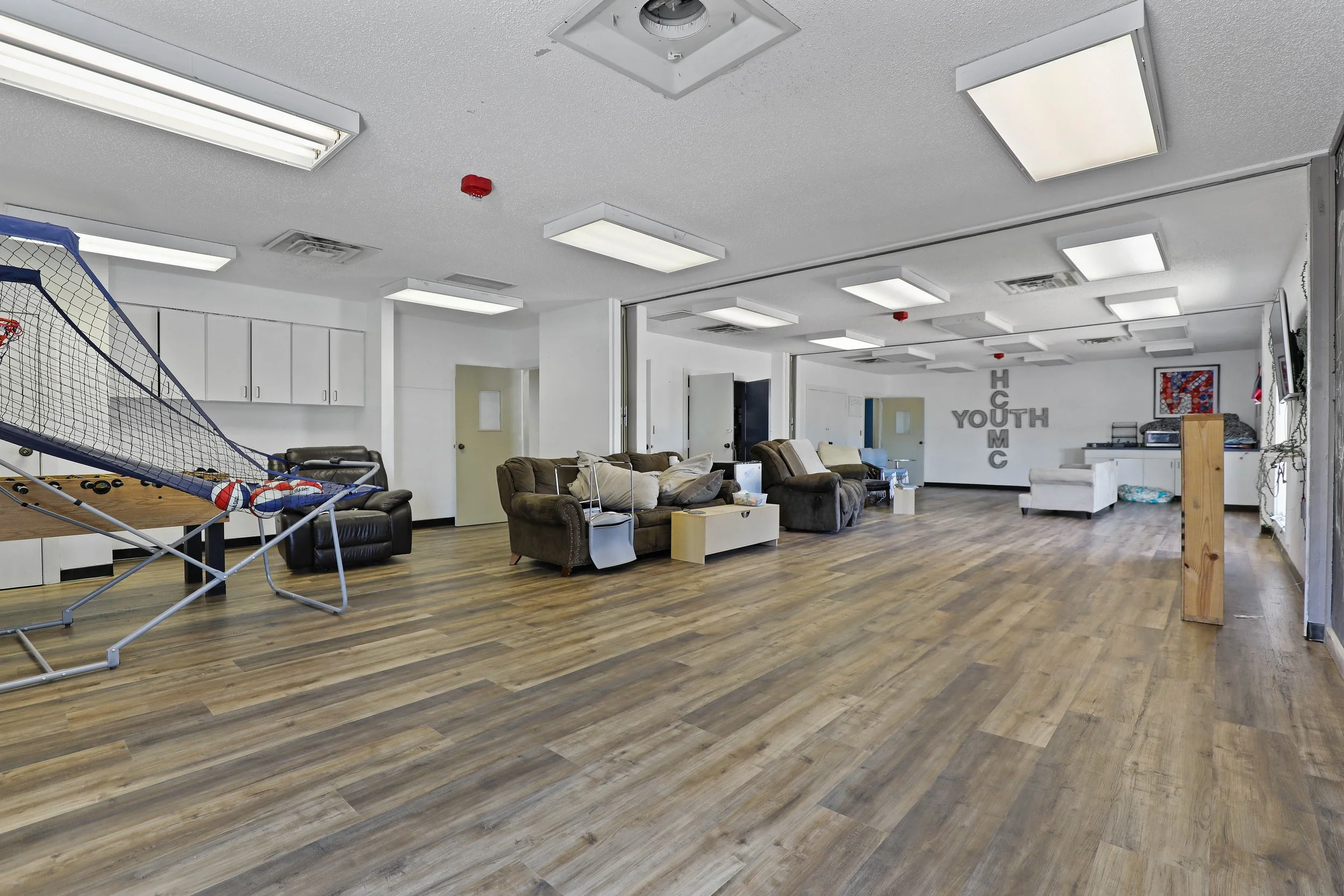 Community Service Project – The Colony, TX
Luxury vinyl plank flooring installed at a Baptist Church youth center to create a durable, welcoming space for youth activities and community gatherings. This project was completed as a service contribution