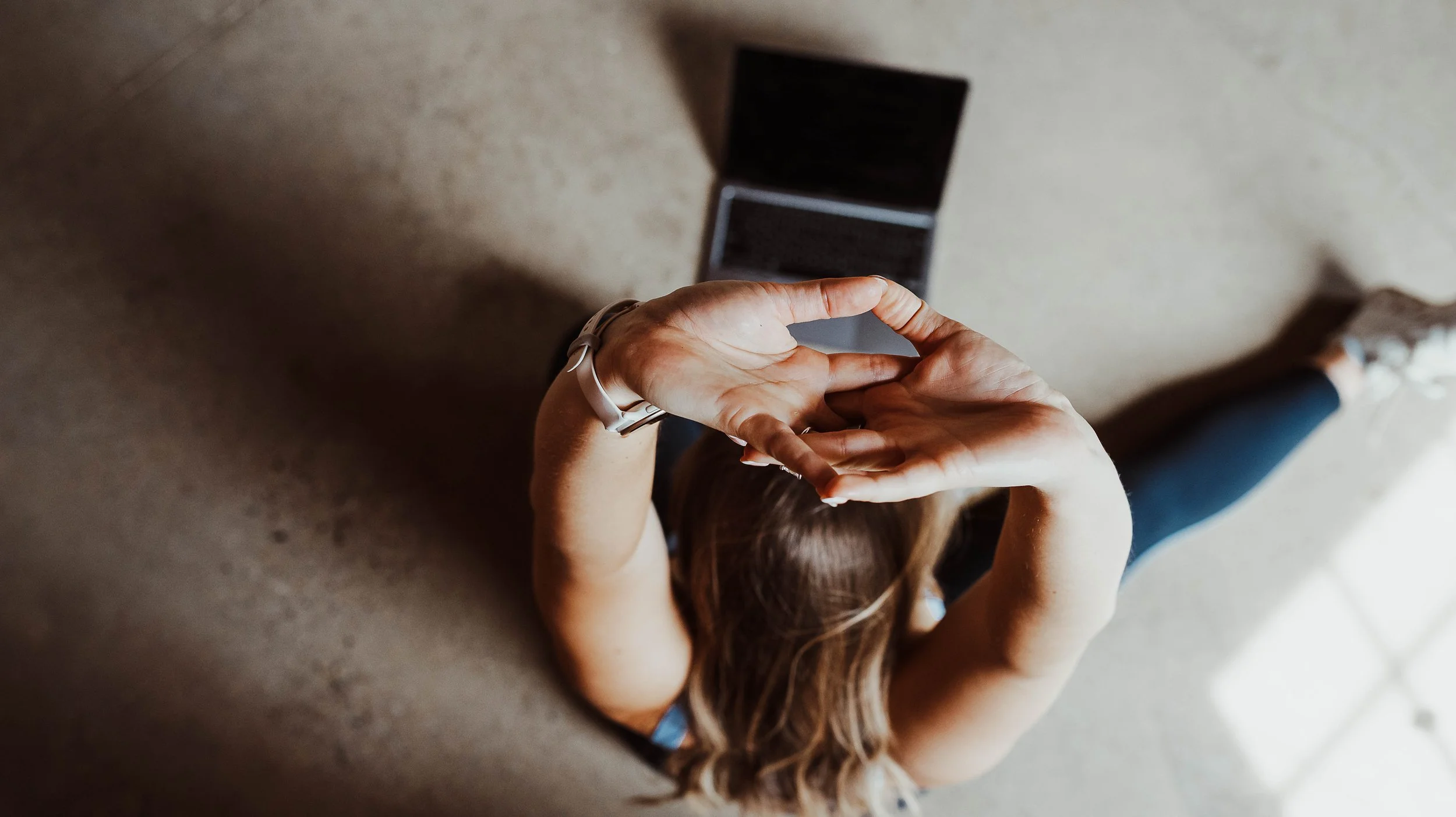 Maddie Stewart providing online nutrition and fitness coaching for women.