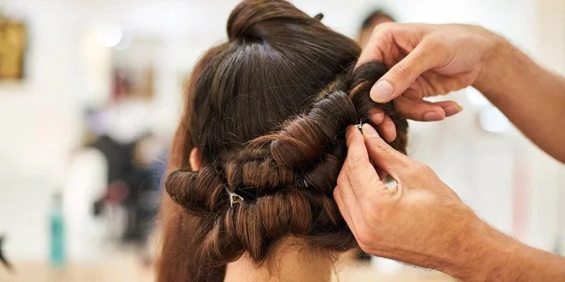 Hairstyles for Round Faces – The Do’s and Don’ts