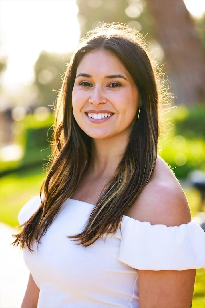 Headshot of Isabel Aguirre a surf therapist