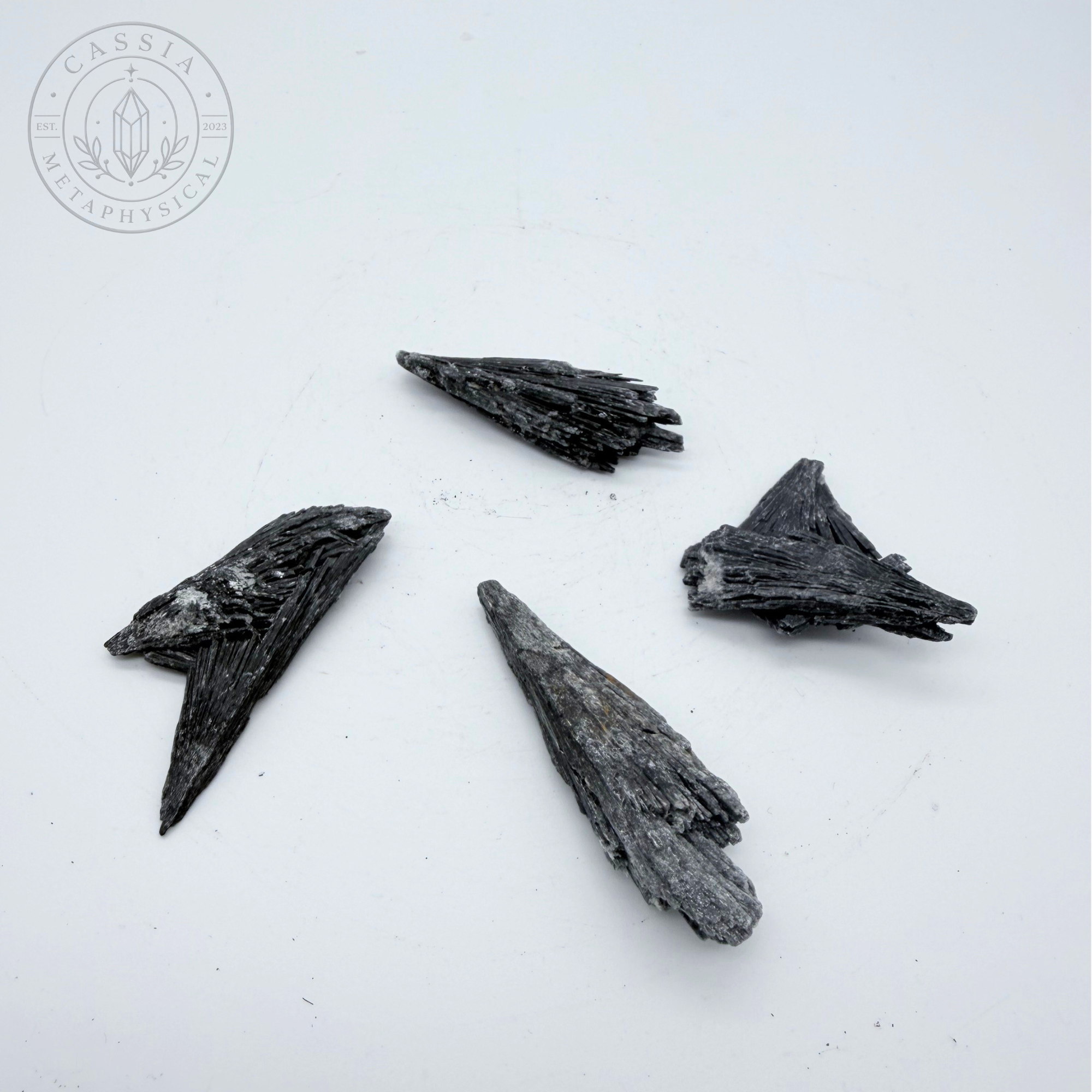 BLACK KYANITE FANS - MEDIUM-2.png