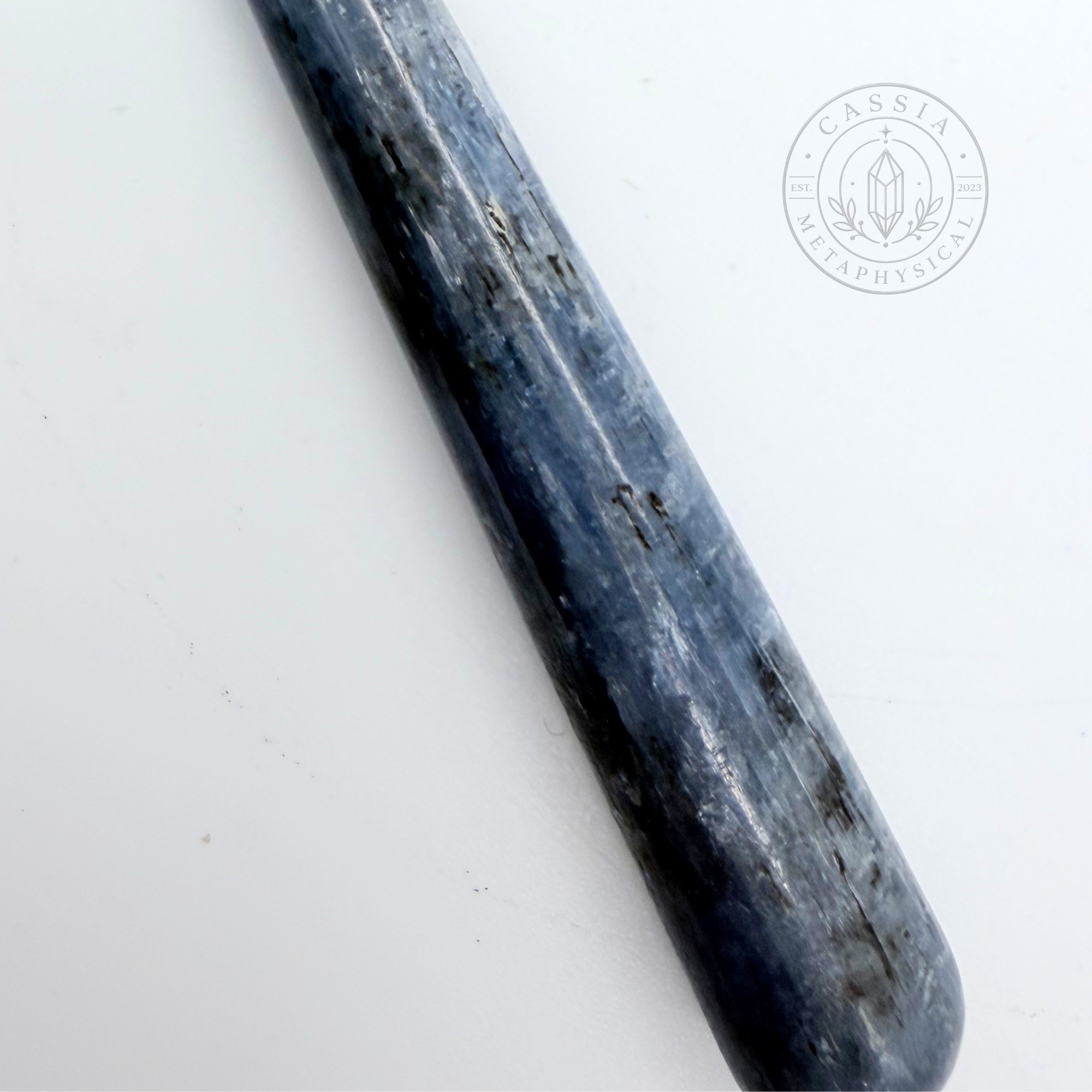 BLUE-KYANITE-WAND-4.png