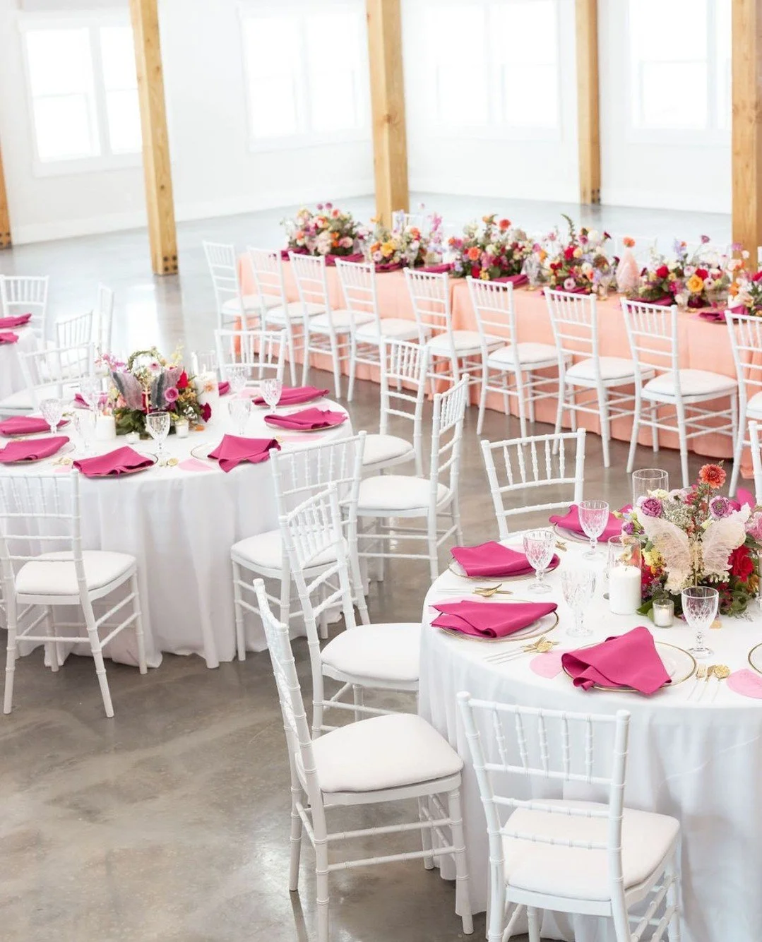 Snow in March isn&rsquo;t exactly rare but this wasn&rsquo;t on anyone&rsquo;s bingo card.⁠
⁠
Based on the forecast leading up to this wedding, we were cautiously optimistic. Then 48 hours before, everything changed. Fast. Suddenly we were looking at