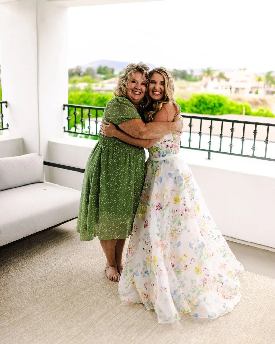 Happy Mother's Day🤍🤍. ⁠
⁠
Bride + Groom: @sunrae.planning / @kirbystime⁠
Planning + Design: @sunrae.planning⁠
Coordinator: @tambramoultrieweddings⁠
Florist: @jocelynsfloral ⁠
Photo/video: @mareemiragliaphotography ⁠
Cake: @cbjandcompany ⁠
Venue: @r