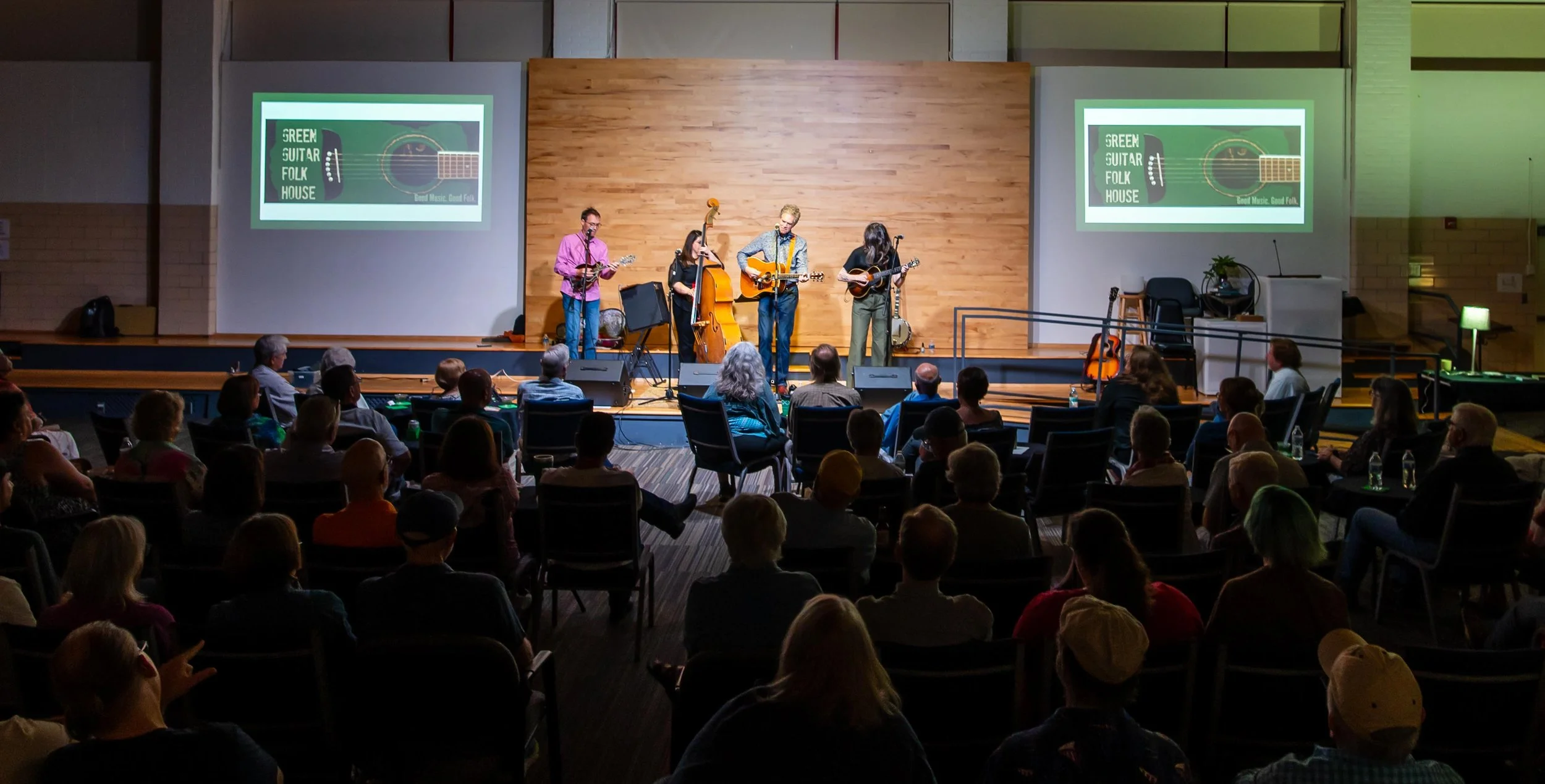Chris Jones and the Night Flyers performing at the Green Guitar 