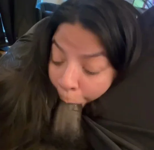 040 Duration: 2 min 23 sec 
Price: $15 
Description: headlock, blowjob 