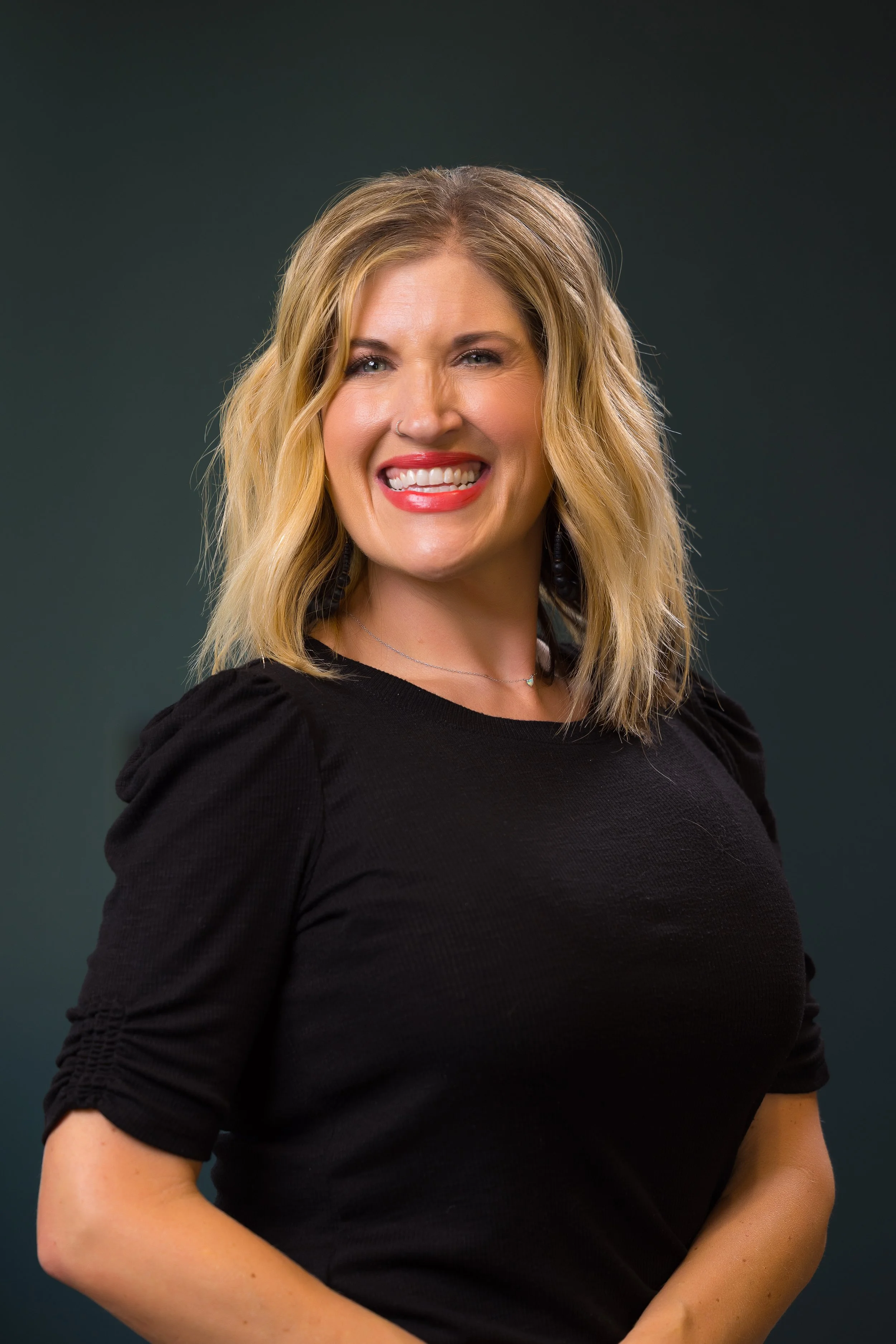 Brittney Fernandes is a highly sought-after color and extension specialist serving the Frisco community.