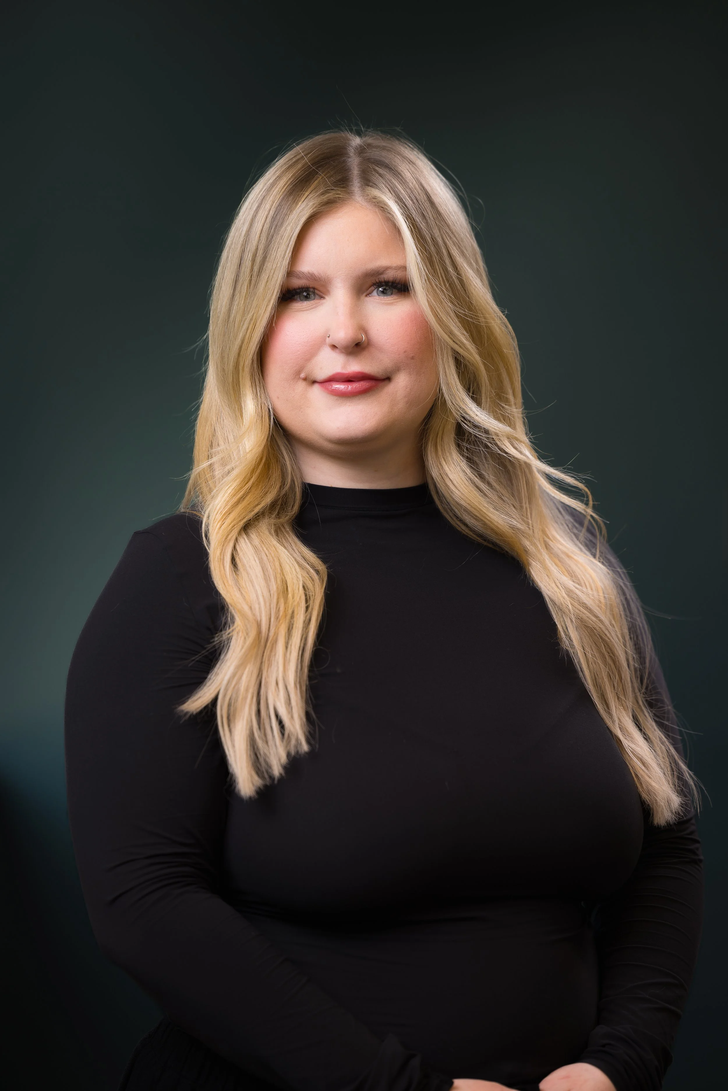 Frisco, TX custom color specialist, Taylor creates detailed blonding, dimensional brunettes, seamless grey coverage, and extension transformations using I-tips, K-tips, and beaded wefts.