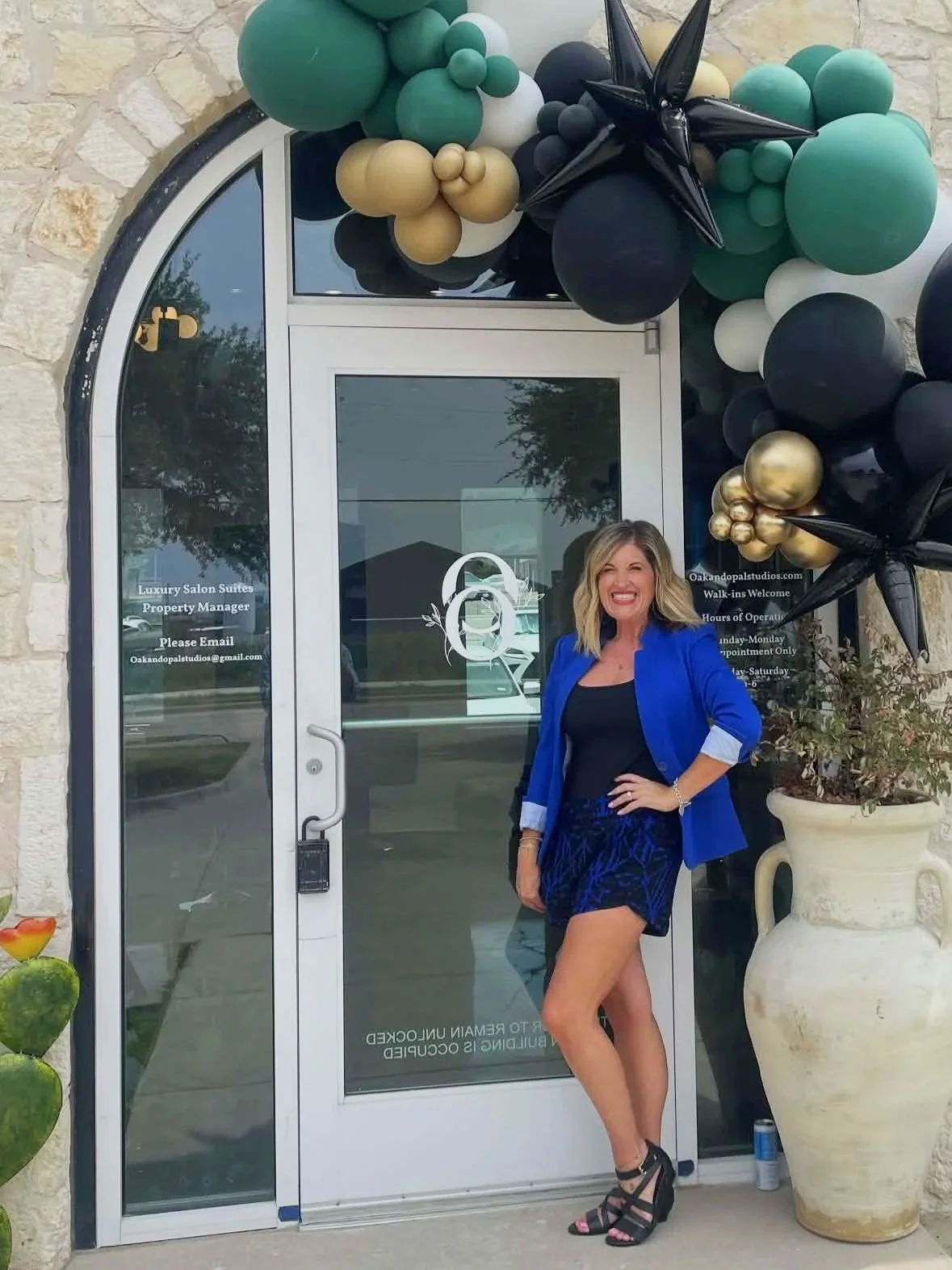 Frisco, TX Luxury Hair Salon offers dimensional color, gray coverage, and expert extensions.