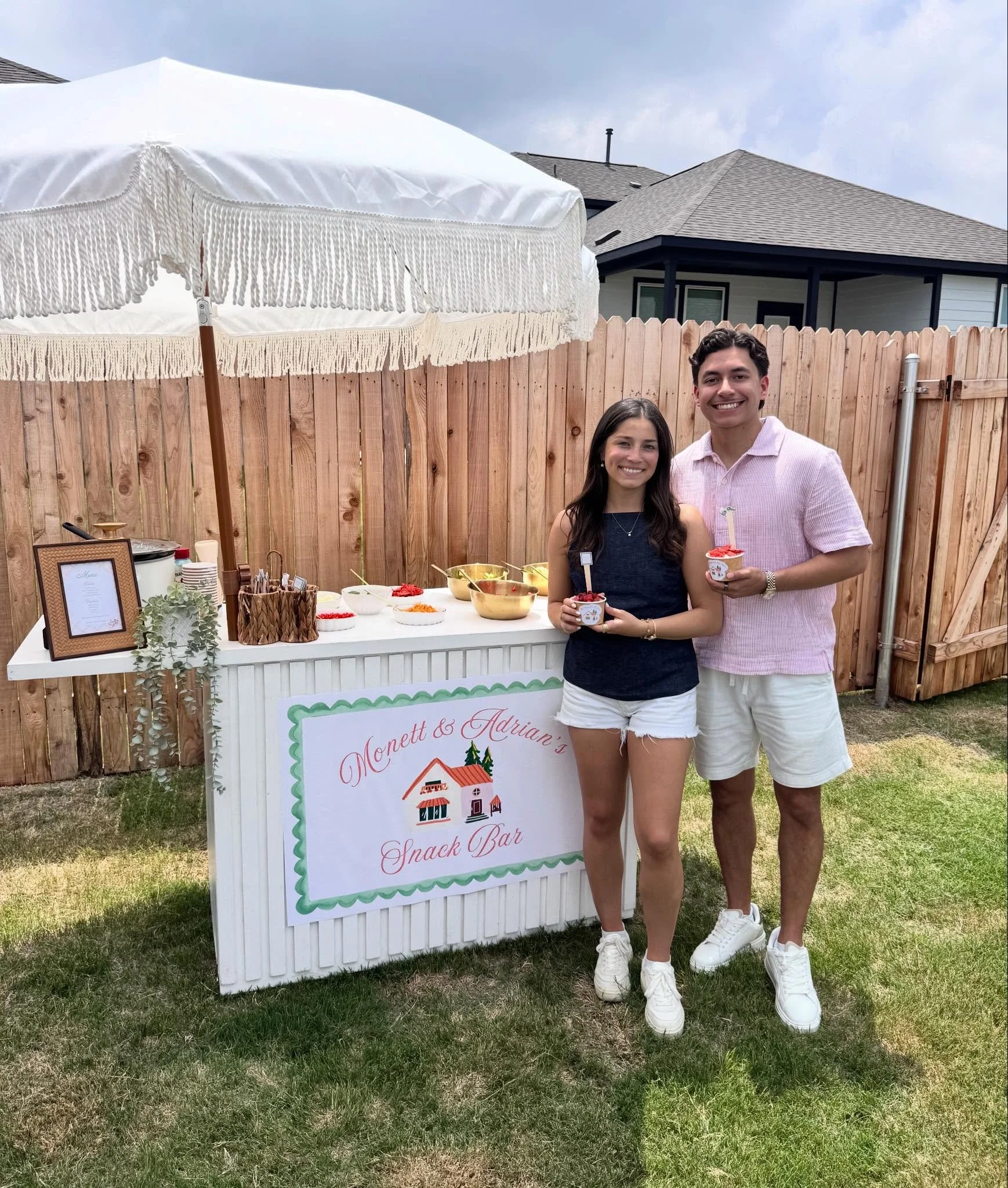 Officially breaking in the new house&hellip; one snack at a time 😌✨

Elotes &amp; Fruta cart🍉

Thank you @monettborrego &amp; @adriannjaimess for having us at your house warming party! 🫶🏼🥳

Book with @antojitos.snack.bar 😋
