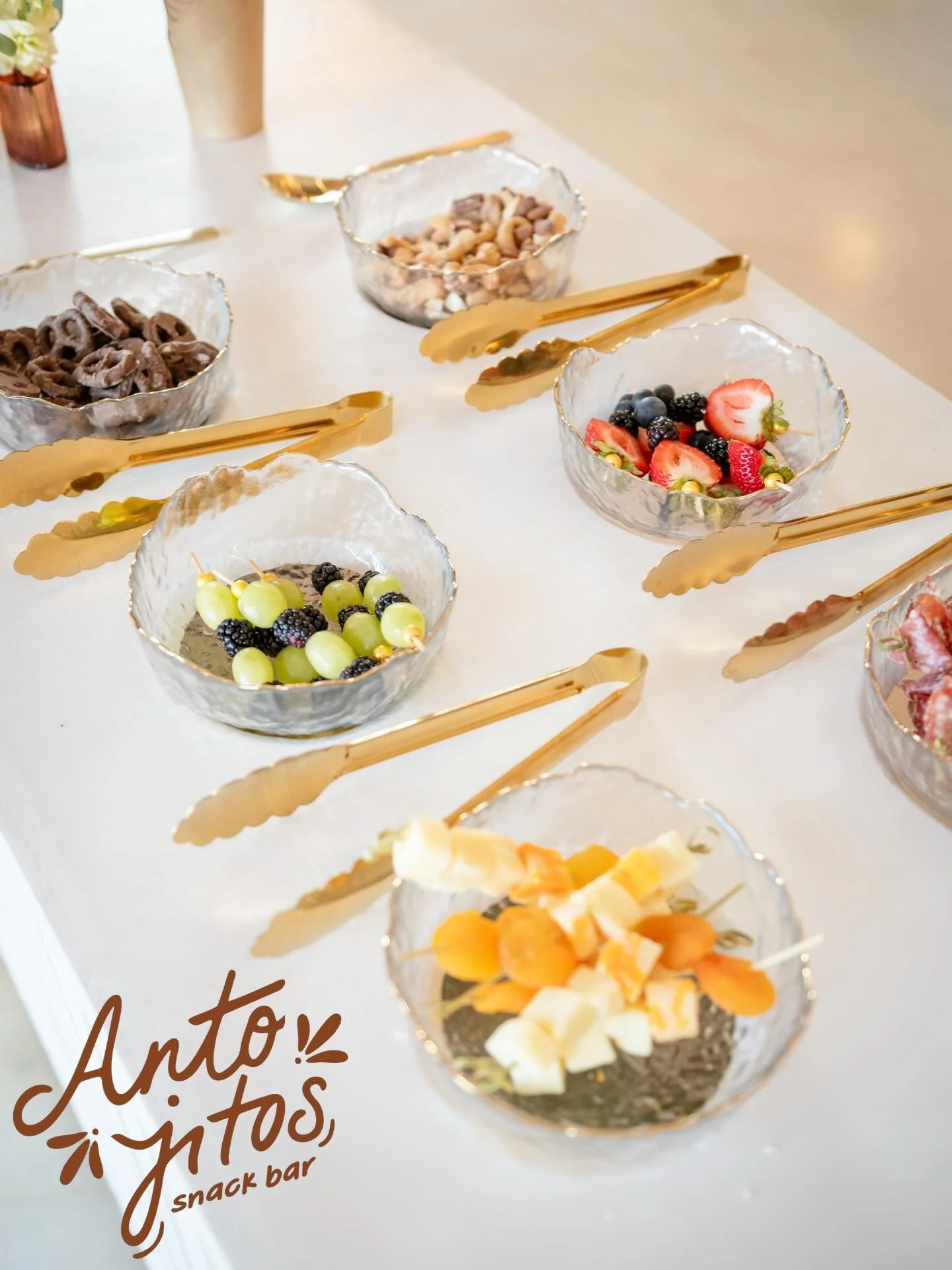 Psst&hellip; did you know we have a charcuterie cart too? 🤩

Add the perfect savory treat and level up your event in the tastiest way!🍇🧀

Book with @antojitos.snack.bar 🫶🏼
