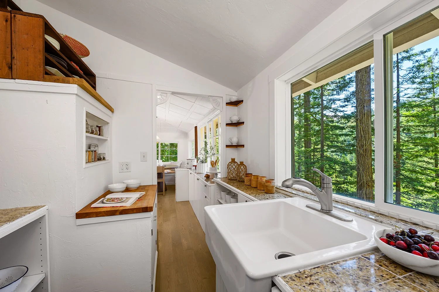 17385 Summit Ave Guerneville  -0014 copy.jpg