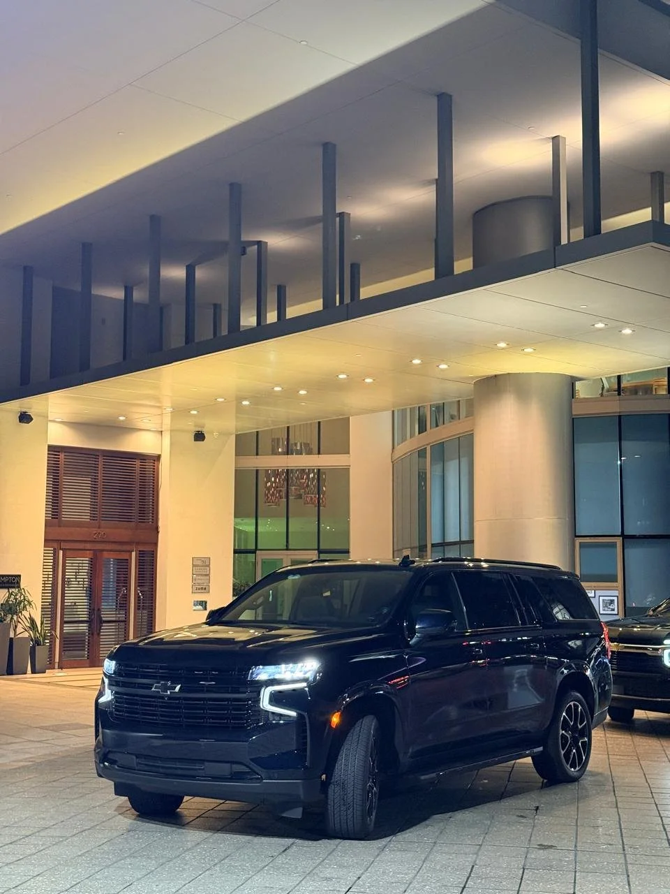 Chevrolet Suburban — ideal for airport and long-distance rides