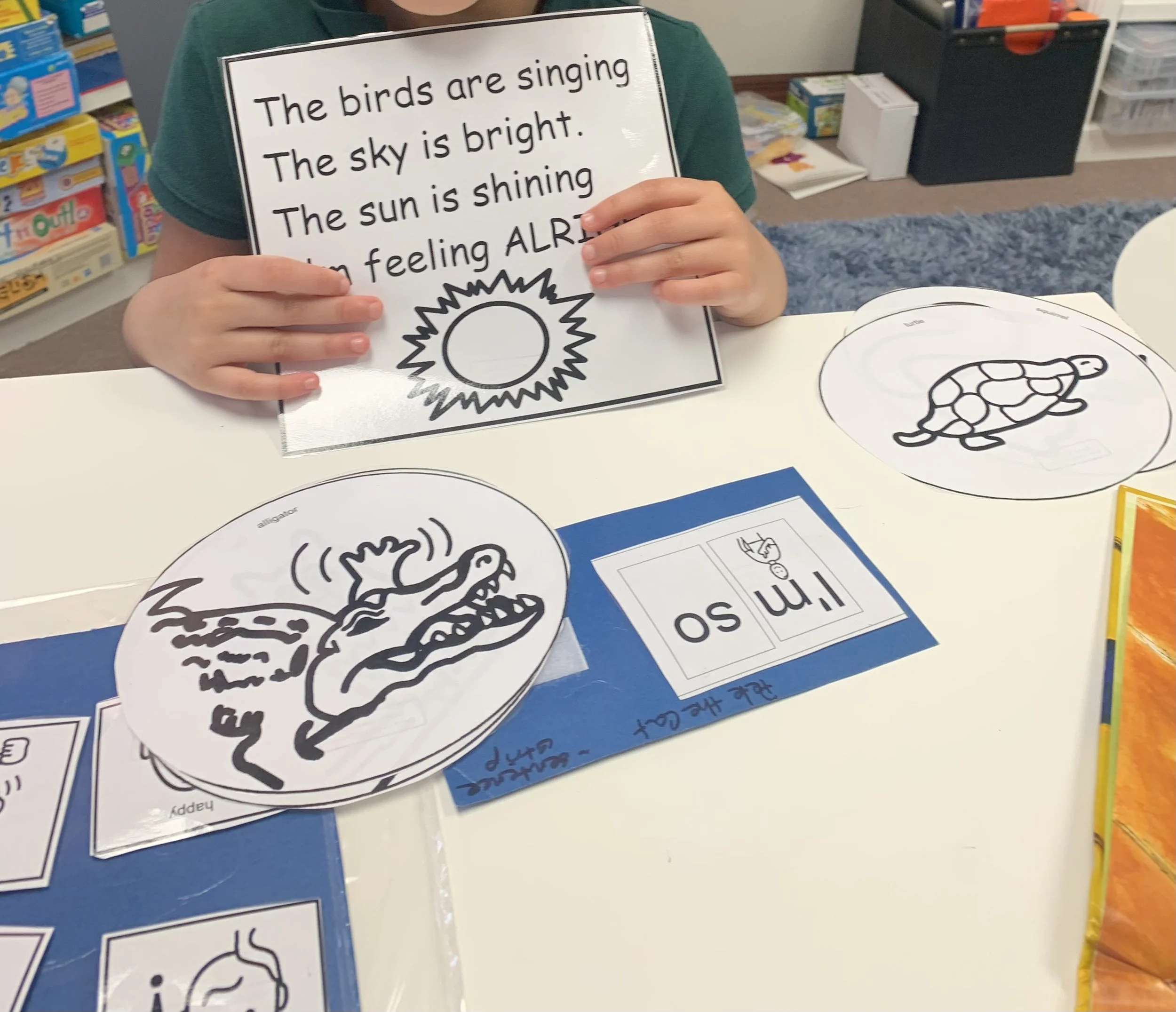 tructured speech therapy activities combined with hands-on learning and visual supports