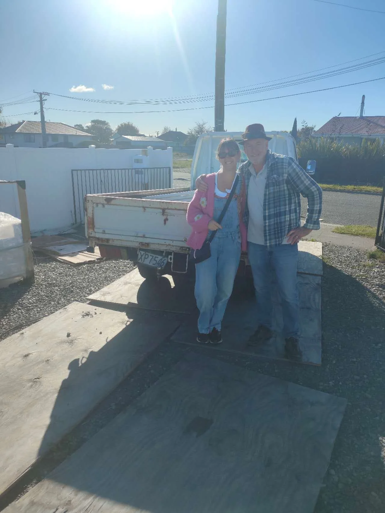 customer pick up the fence