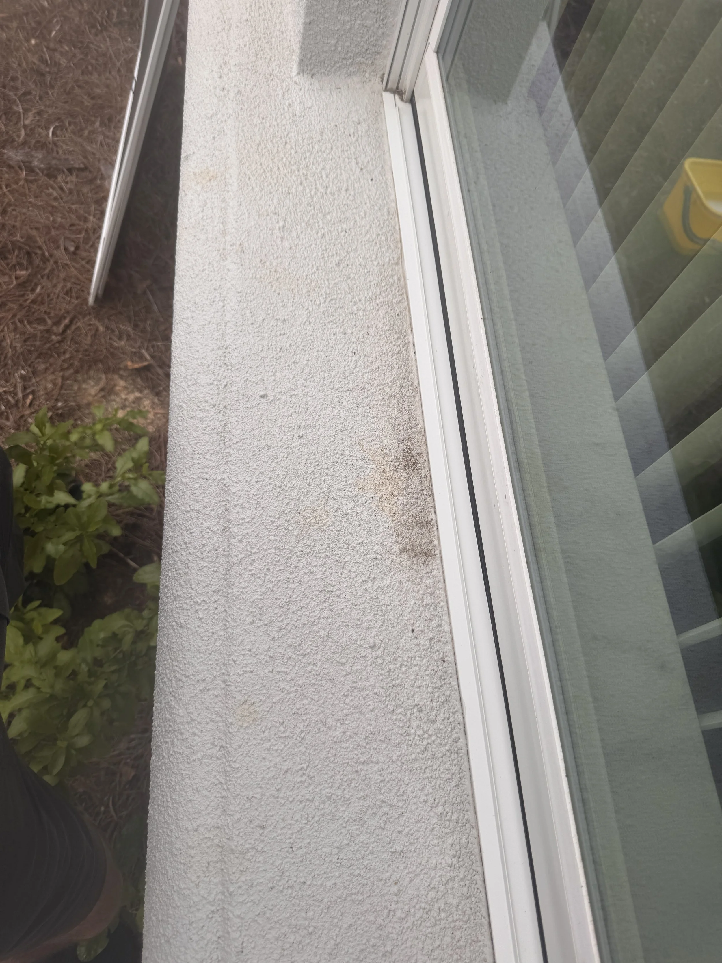 Cleaning window tracks in citrus county, Florida